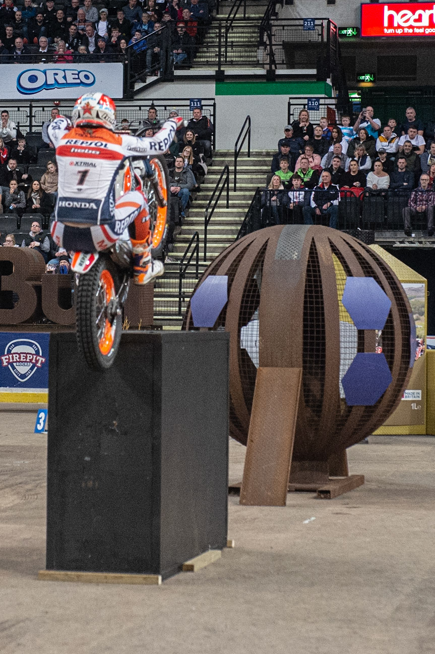 SHEFFIELD, ENGLAND  - DECEMBER 28TH   Tony Bou, Spain (Montessa) hits the obstacle during the 25th Anniversary Sheffield Indoor Trial at the FlyDSA Arena, Sheffield on Saturday 28th December 2019. (Credit: Ian Charles | MI News)