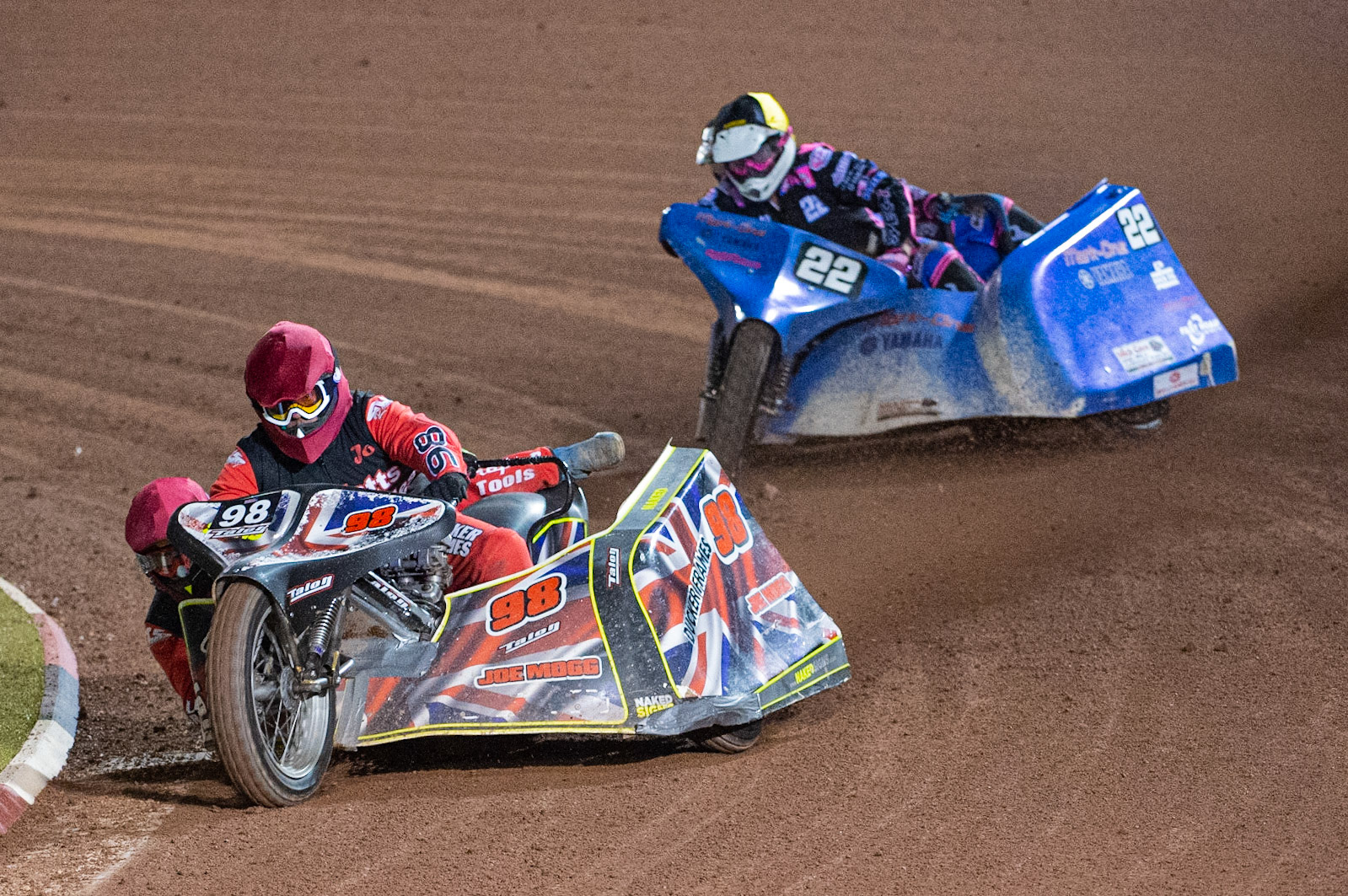 MANCHESTER, ENGLAND Joe Mogg & Joe Smith (98) leads Will Penfold & Ricky Pay (22) during the  ACU Sidecar Speedway Manchester Masters,  Belle Vue National Speedway Stadium, Manchester Saturday 12 October 2019 (Credit: Ian Charles | MI News)