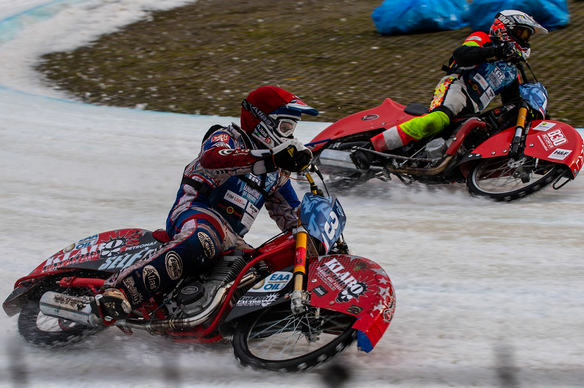 BERLIN GERMANY  - March 1  Jan Klatovsky (Red) tries to pass Harald Simon (White) on the outside  during the Ice Speedway of Nations at the Horst-Dohm-Eisstadion, Berlin,  on Sunday 1 March 2020. (Credit: Ian Charles | MI News)