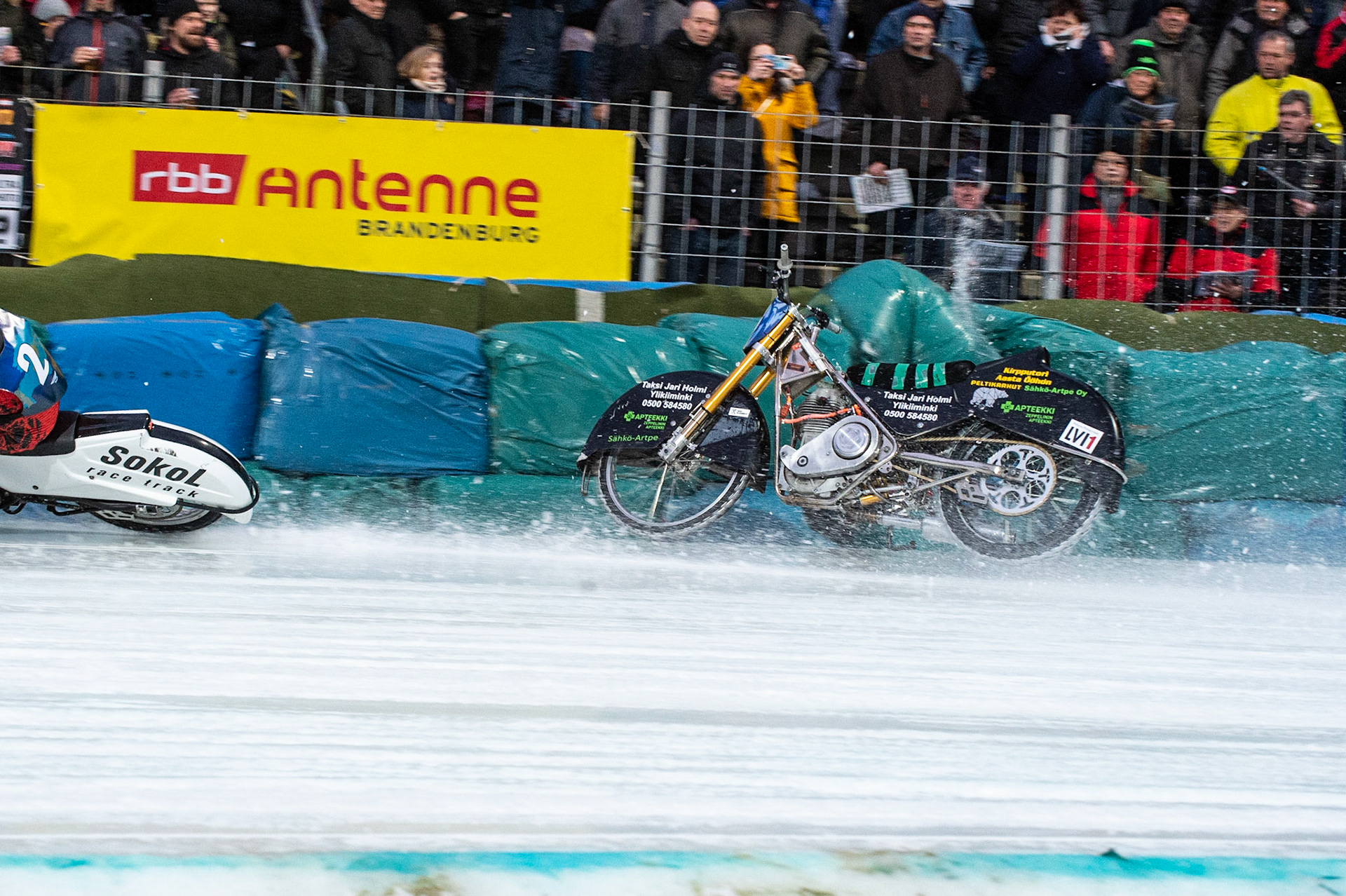 BERLIN GERMANY  - February 29  Matti Isoaho (Red) of Finland collides with Vladimir Cheblokov (Yellow) of Kazakhstan during theIce Speedway of Nations (Day 1) at the Horst-Dohm-Eisstadion, Berlin,  on Saturday 29 February 2020. (Credit: Ian Charles | MI News)