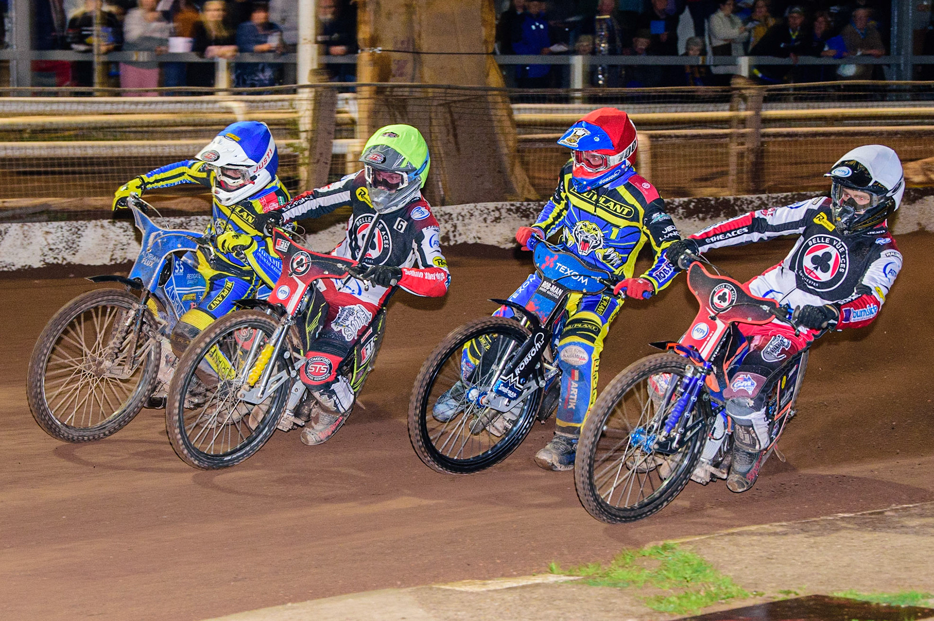 Brady Kurtz  (White) inside Tobiasz Musielak  (Red), Jye Etheridge  (Yellow) and Lewis Kerr  (Blue) during the SGB Premiership match between Sheffield Tigers and Belle Vue Aces at Owlerton Stadium, Sheffield on Thursday 22nd September 2022. (Credit: Ian Charles | MI News)