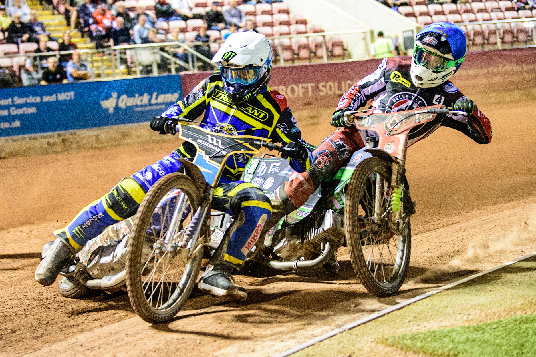 Jack Holder  (White) leads Charles Wright  (Blue) during the SGB Premiership match between Belle Vue Aces and Sheffield Tigers at the National Speedway Stadium, Manchester on Monday 5th September 2022. (Credit: Ian Charles | MI News)