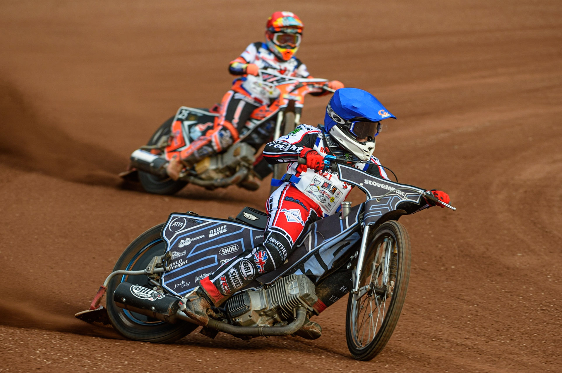 MANCHESTER, UK. MAY 28TH   Sam McGurk (Blue) leads Ben Trigger  (Red) during the British Junior Championship at the National Speedway Stadium, Manchester on Friday 28th May 2021. (Credit: Ian Charles | MI News)