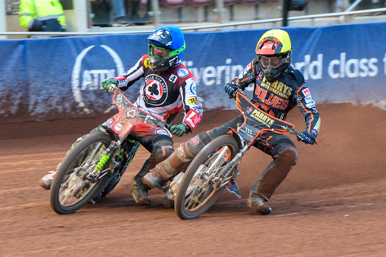 Charles Wright (Blue) leads Zach Cook (Yellow) during the Sports Insure Premiership Knock Out Cup Quarter Final 2nd Leg between Belle Vue Aces and Wolverhampton Wolves at the National Speedway Stadium, Manchester on Thursday 18th May 2023. (Photo: Ian Charles | MI News)