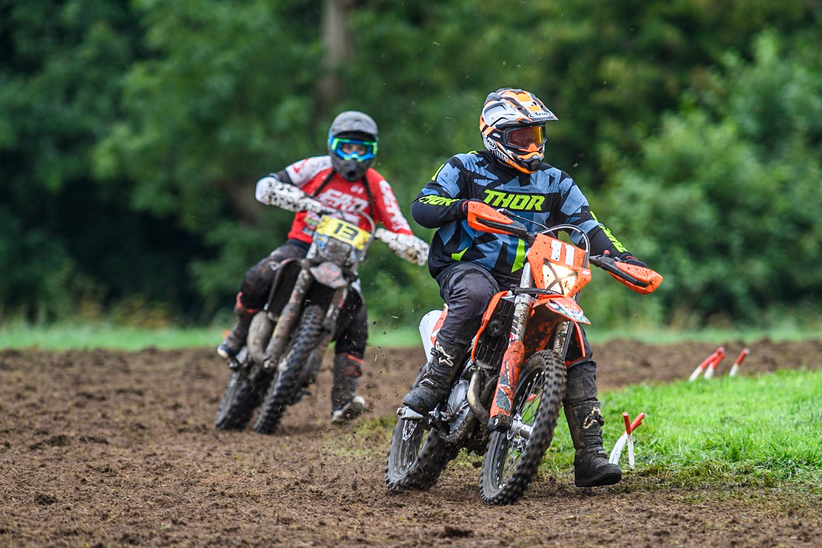 Mark Whitingham (11) leading Georgina Richardson (13) in the Adult Motocross Support Class during the ACU British Upright Championships at Woodhouse Lance, Gawsworth, Cheshire on Sunday 8th September 2024. (Photo: Ian Charles | MI News)