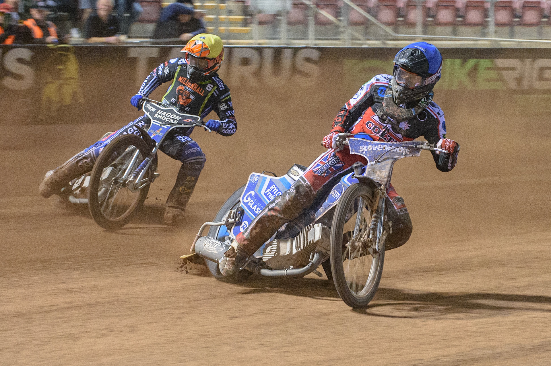 MANCHESTER, SEPT 3RD. Harry McGurk  (Blue) passes Jason Edwards  (Yellow) during the National Development League match between Belle Vue Aces and Mildenhall Fens Tigers at the National Speedway Stadium, Manchester on Friday 3rd September 2021. (Credit: Ian Charles | MI News)