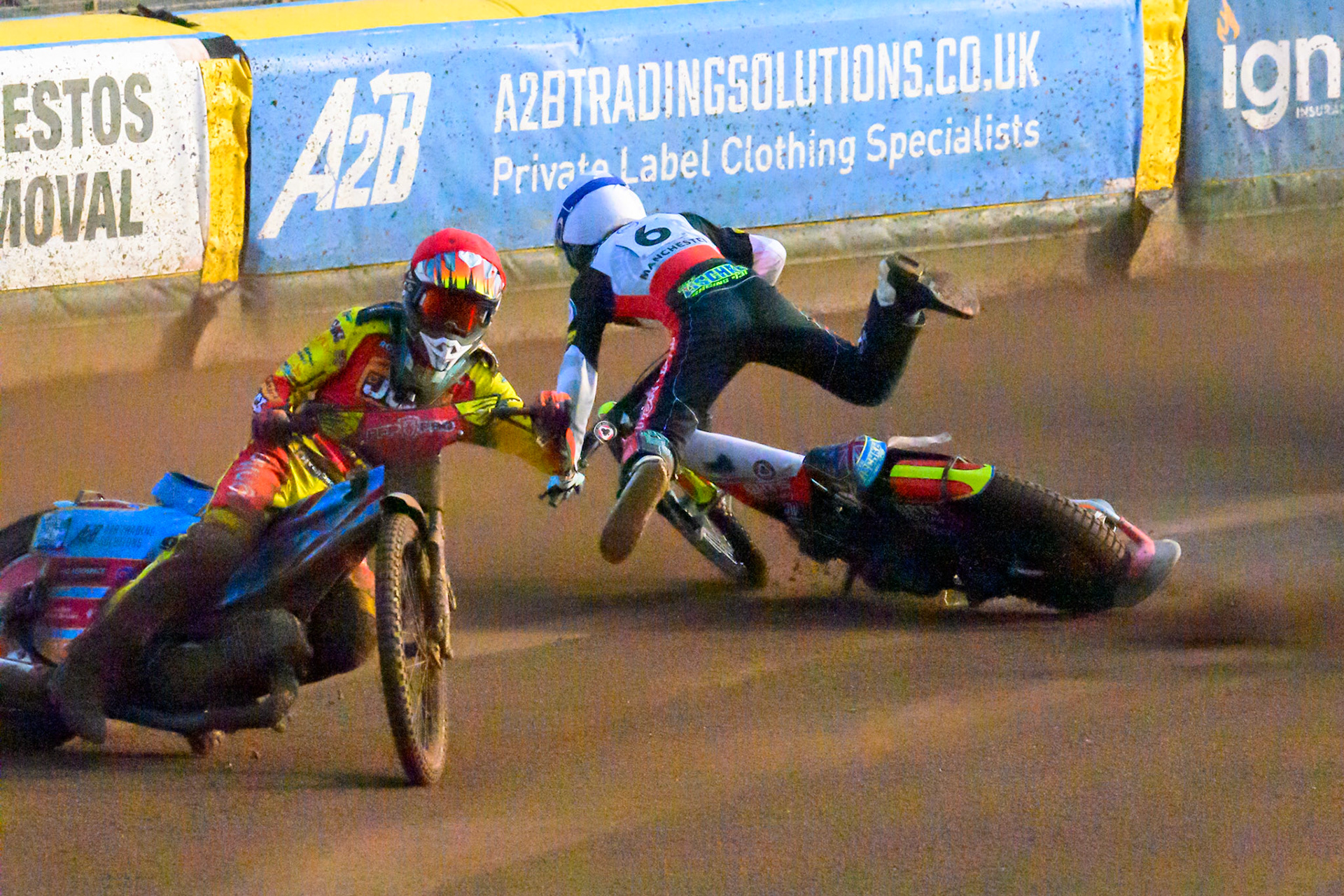 Tate Zischke of Belle Vue Aces in White loses control and flips off his bike during the Rowe Motor Oil Premiership match between Leicester Lions and Belle Vue Aces at the Hydroscan Arena, Leicester on Thursday 23rd July 2026. (Photo: Ian Charles | MI News)
