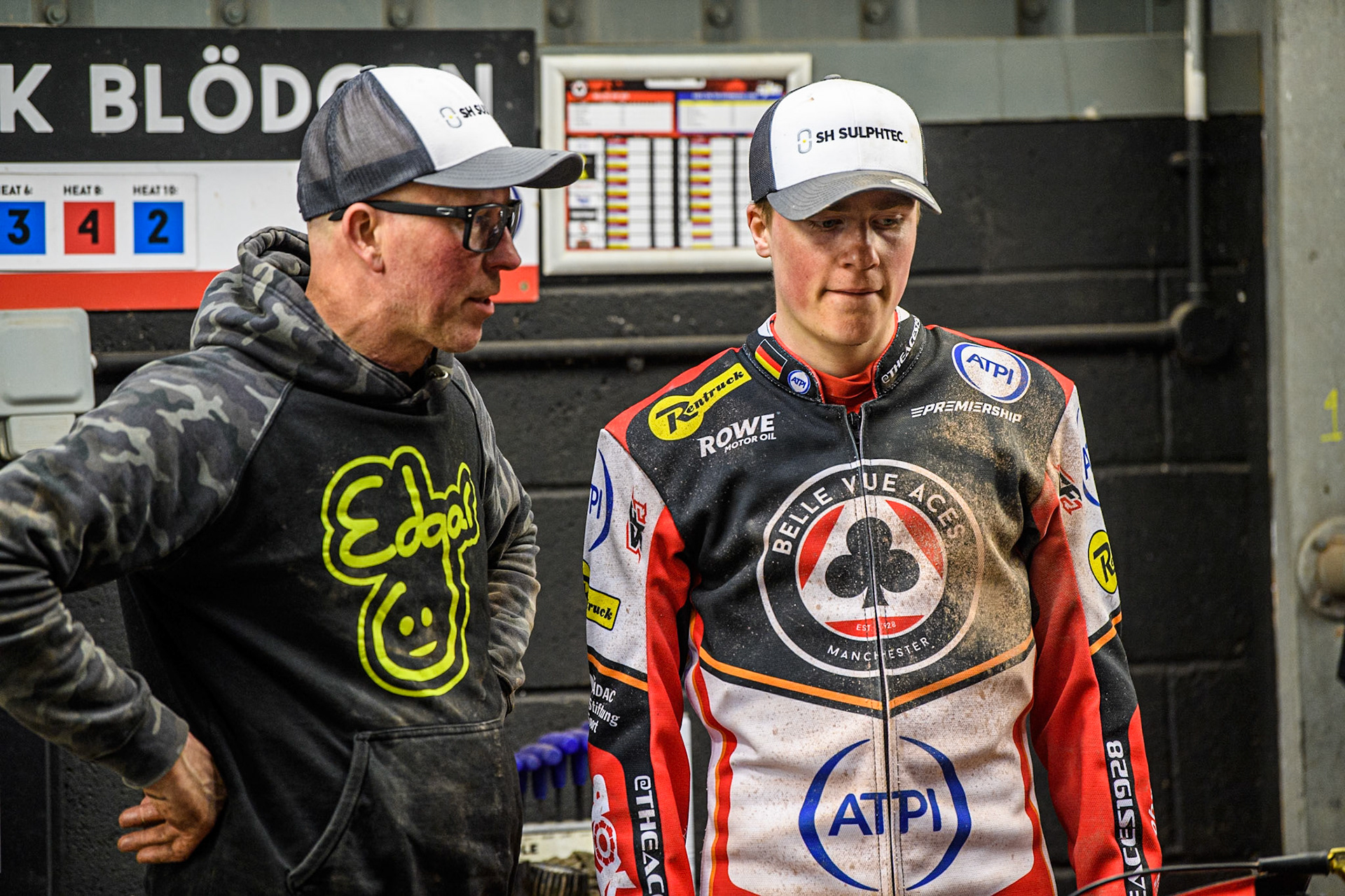 Norick Blödorn of Belle Vue Aces (Right) with his mechanic during the Rowe Motor Oil Premiership match between Belle Vue Aces and King's Lynn Stars at the National Speedway Stadium, Manchester on Monday 5th April 2025. (Photo: Ian Charles | MI News)