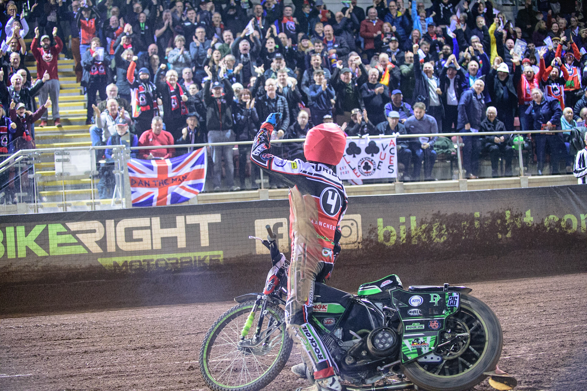 MANCHESTER, UK. OCT 7TH  Charles Wright acknowledges the fans as the Aces take the aggregate win during the SGB Premiership Play off Semi-Final Second Leg between Belle Vue Aces and Sheffield Tigers at the National Speedway Stadium, Manchester on Thursday 7th October 2021. (Credit: Ian Charles | MI News)