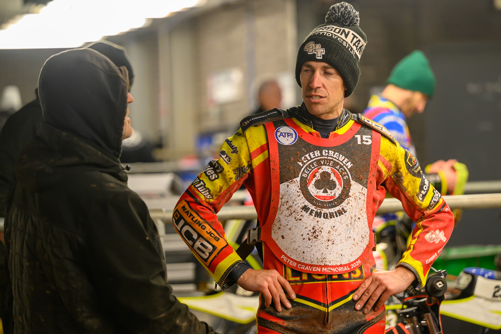 Sam Masters  chats with his mechanic during the Peter Craven Memorial Trophy at the National Speedway Stadium, Manchester, on Monday 16th March 2026. (Photo: Ian Charles | MI News)