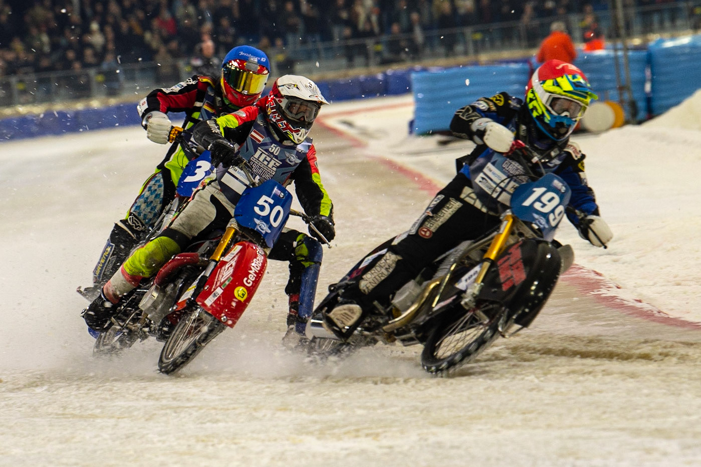 HEERENVEEN, NL. Martin Hååruhiltunen (199)  (Red) leads Harald Simon (50) (White) and Johann Weber (33)  (Blue) in the Grand Final during the FIM Ice Speedway Gladiators World Championship Final 3 at Ice Rink Thialf, Heerenveen on Saturday  2 April 2022. (Credit: Ian Charles | MI News)