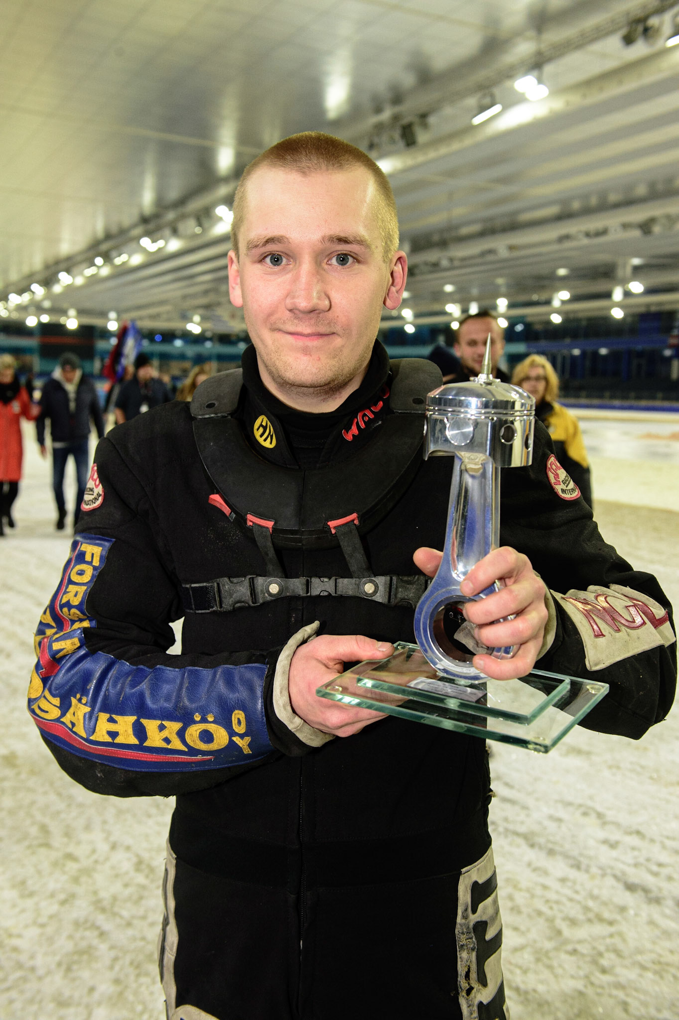 HEERENVEEN, NL. APR 1.  Henri Ahlbom Winner of the  the ROLOEF THIJS BOKAAL  at Ice Rink Thialf, Heerenveen on Friday 1st April 2022. (Credit: Ian Charles | MI News)