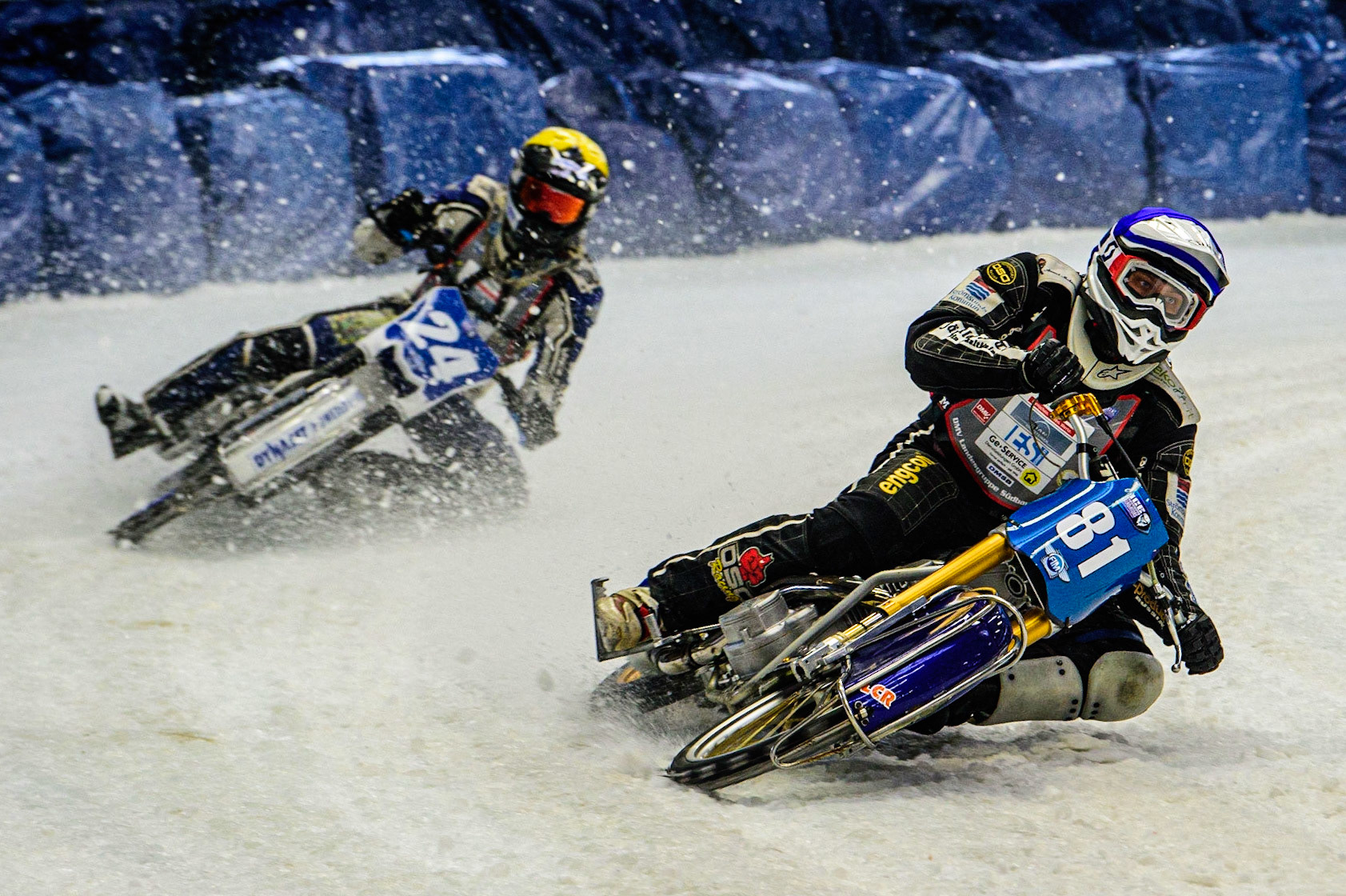 Jimmy Olsen (81) (Blue) leads Max Koivula (24) (White) during the Ice Speedway Gladiators World Championship Final 2 at Max-Aicher-Arena, Inzell, Germany on Sunday 19th March 2023. (Photo: Ian Charles | MI News)