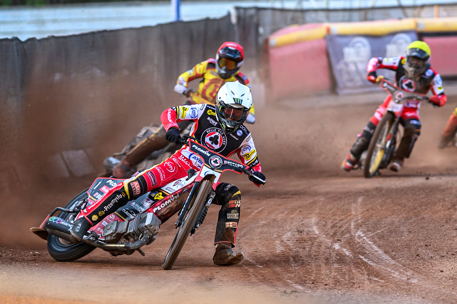 Belle Vue Aces' Dan Bewley in White leading Birmingham Brummies' Tobiasz Musielak in Red during the Rowe Motor Oil Premiership match between Birmingham Brummies and Belle Vue Aces at Perry Bar Stadium, Birmingham on Monday 2nd June 2025. (Photo: Ian Charles | MI News)