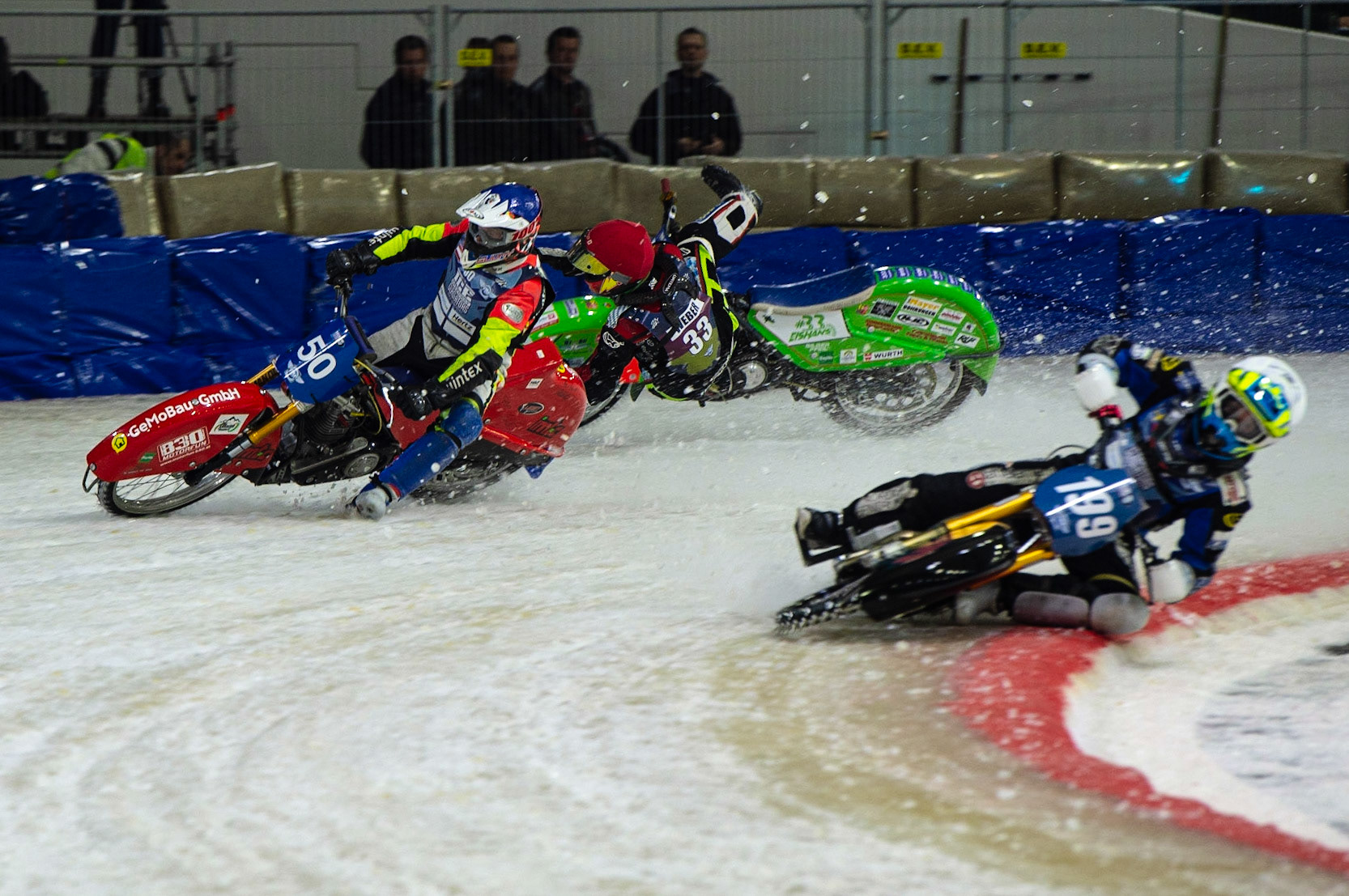 HEERENVEEN, NL.Johann Weber (33)  crashes out of Heat 6  during the FIM Ice Speedway Gladiators World Championship Final 3 at Ice Rink Thialf, Heerenveen on Saturday  2 April 2022. (Credit: Ian Charles | MI News)