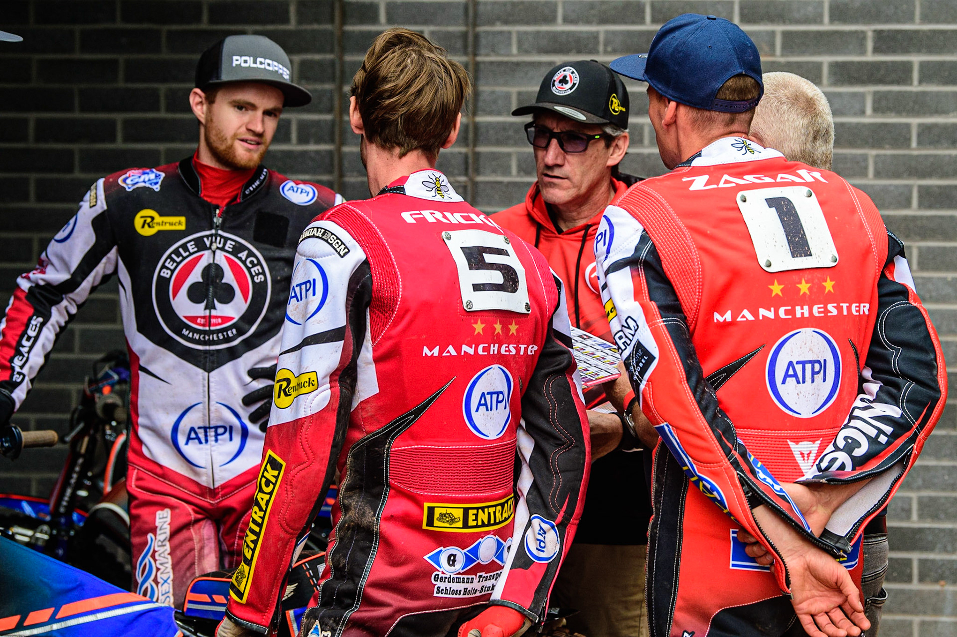 Belle Vue ATPI Aces team meeting before the final heat during the SGB Premiership match between Belle Vue Aces and Wolverhampton Wolves at the National Speedway Stadium, Manchester on Monday 29th August 2022. (Credit: Ian Charles | MI News)