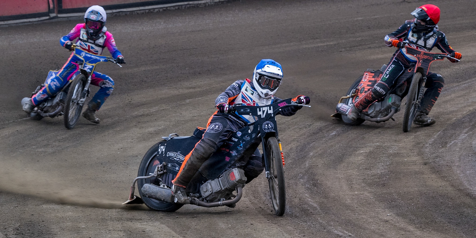 Jack Roberts in Blue leading Bailey Fellows in Red and Owen Booth in White during the Derbyshire Open at Hi-Edge Speedway, Buxton on Sunday 27th September 2026. (Photo: Ian Charles | MI News)