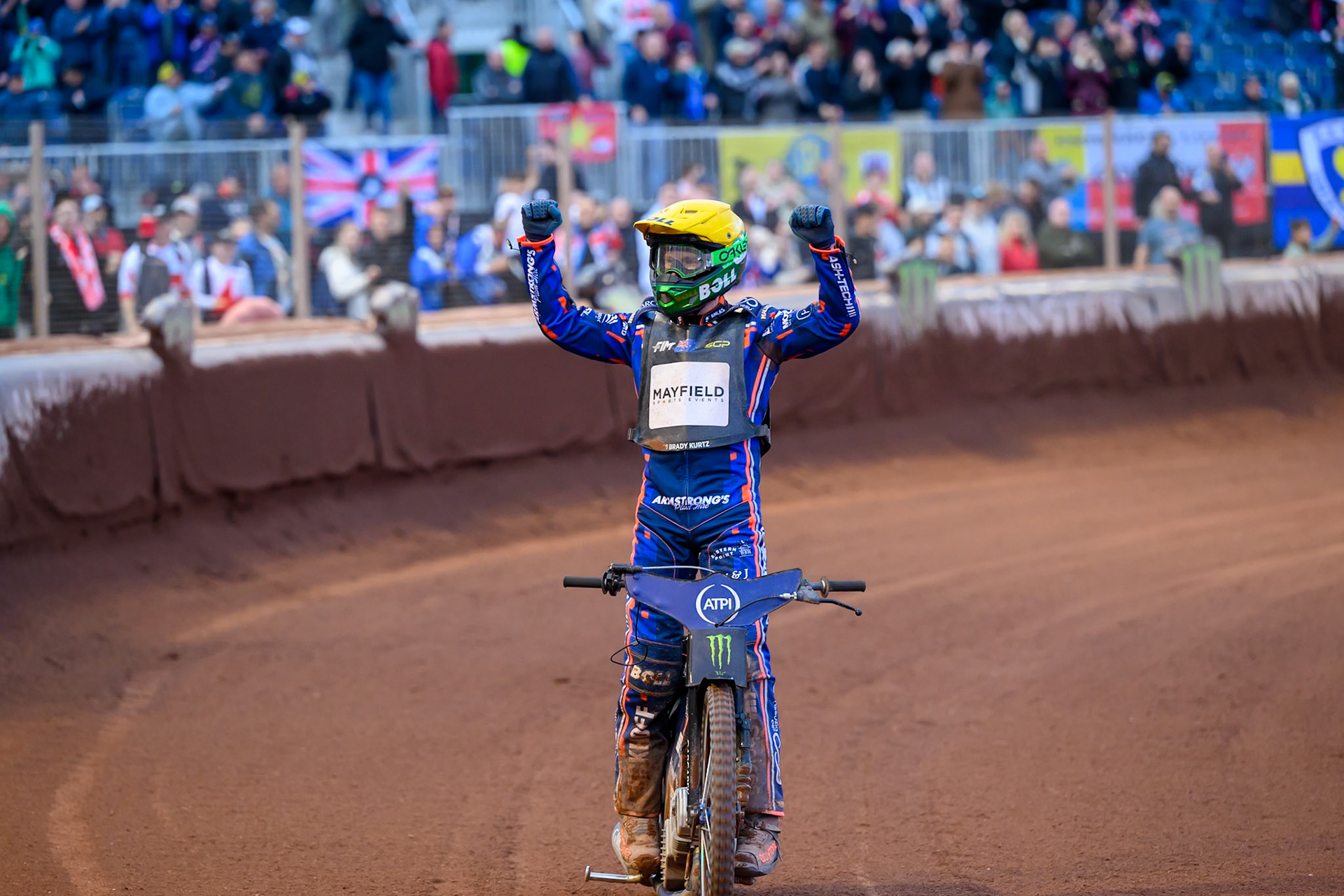 Brady Kurtz (101) of Australia celebrates his win in the Final during the ATPI  FIM Speedway GP of Manchester at the National Speedway Stadium, Manchester on Saturday 6th June 2026. (Photo: Ian Charles | MI News)