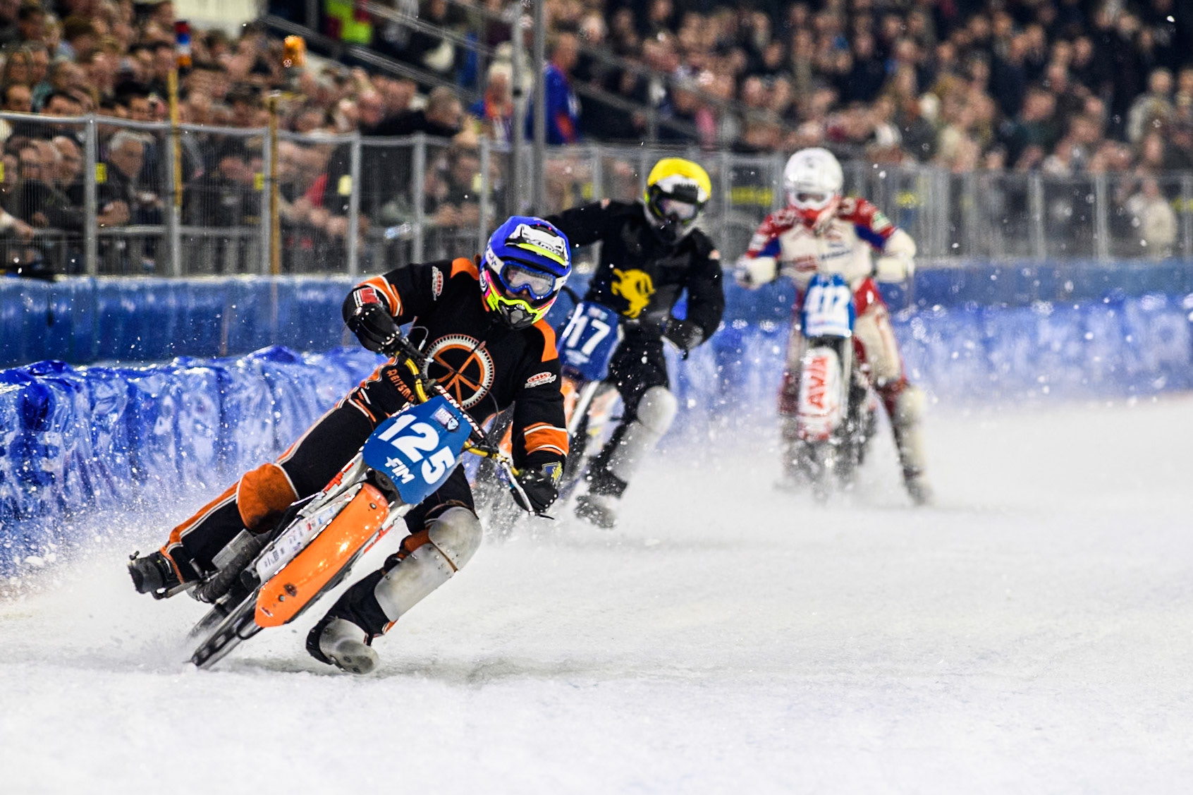 Sebastian Reitsma of The Netherlands in Blue leading Leon Kramer of The Netherlands in Yellow and Niek Schaap of The Netherlands in White during the Roelof Thijs Bokaal, Ice Rink Thialf, Heerenveen, Netherlands on Friday 4th April 2025. (Photo: Ian Charles | MI News)