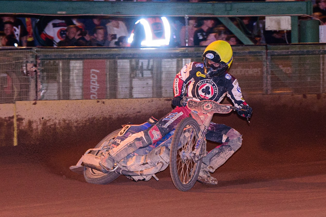 Max Fricke  leads the final heat during the SGB Premiership match between Wolverhampton Wolves and Belle Vue Aces at Monmore Green Stadium, Wolverhampton on Monday 29th August 2022. (Credit: Ian Charles | MI News)