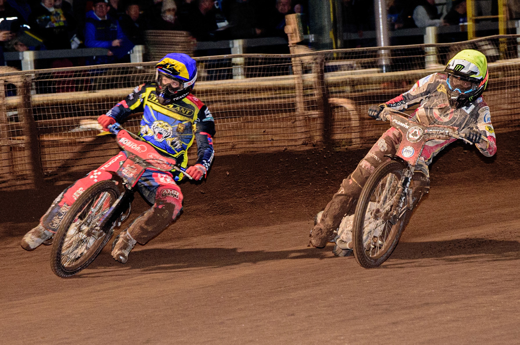 Tobiasz Musielak  (Blue) leads Dan Bewley  (Yellow) during the Sheffield Tigers vs Belle Vue Aces meeting in the SGP Premiership at Owlerton Stadium, Sheffield on Thursday 23rd March 2023. (Photo: Ian Charles | MI News)