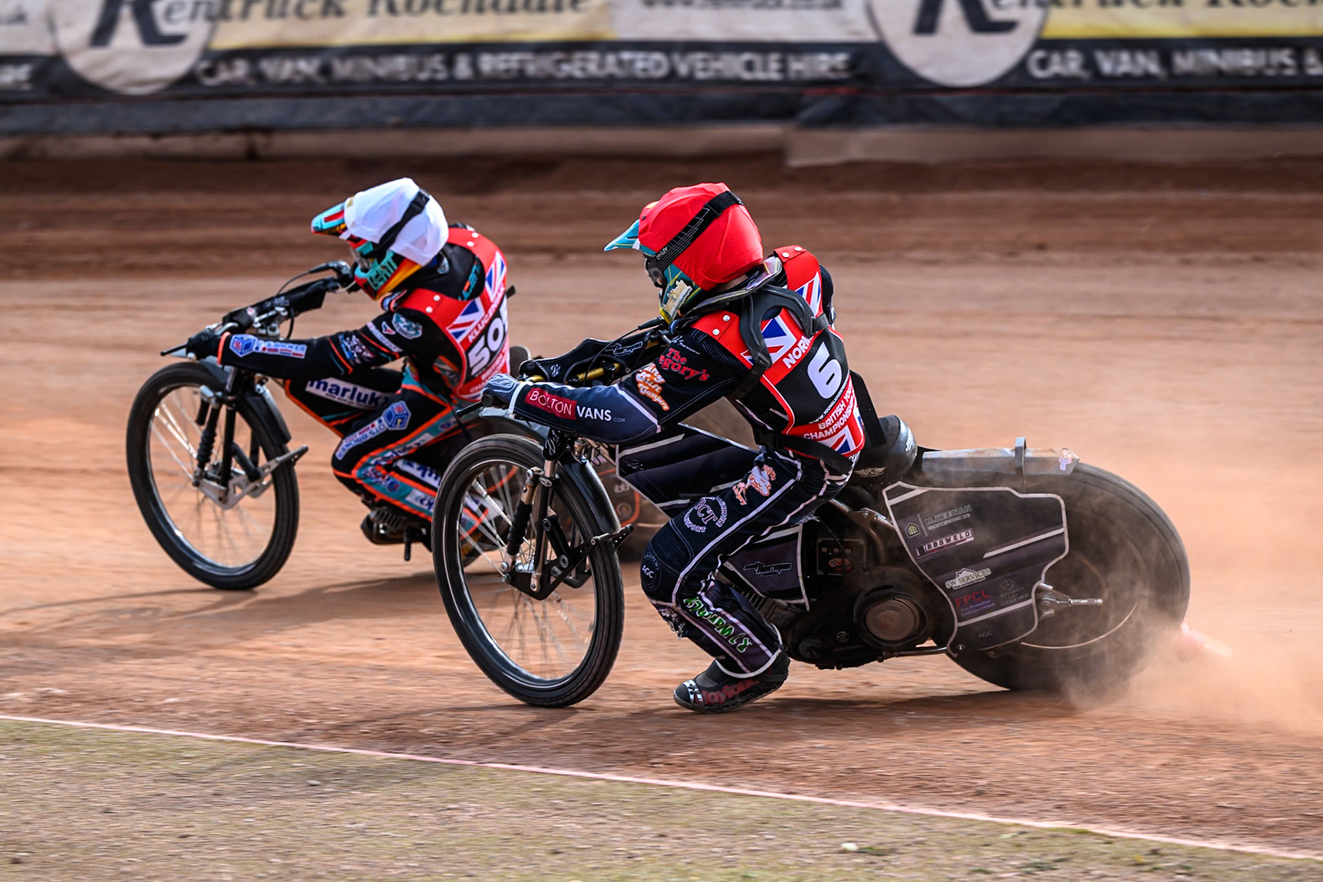 Seth Norman (6) in Red chases Casper Kluciniak (505) in White during the British Youth Speedway Championship at the National Speedway Stadium, Manchester on Sunday 10th August 2025. (Photo: Ian Charles | MI News)