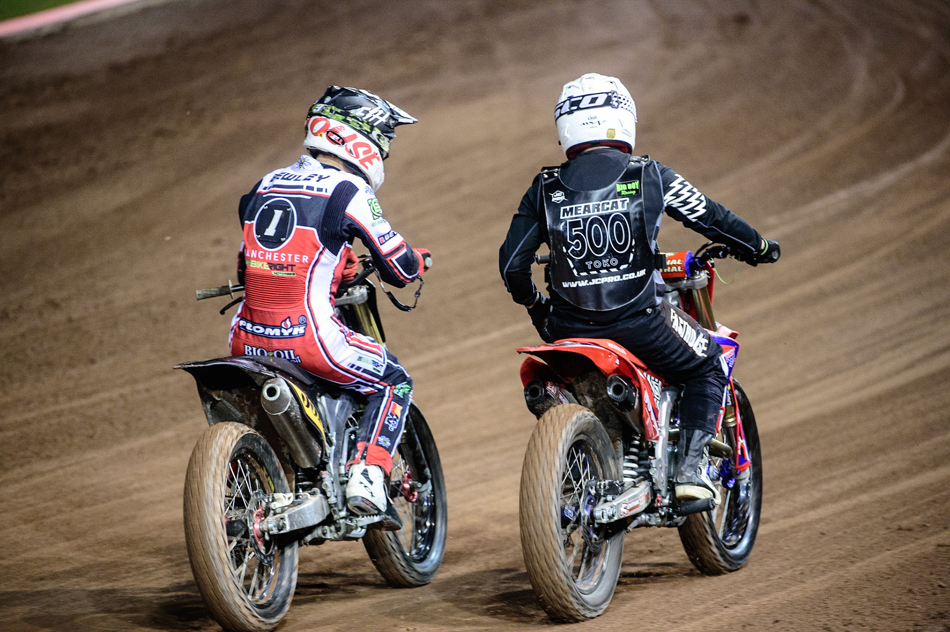 MANCHESTER, UK. OCT 30TH   Dan Bewley (351) (left) and Rob Mear (500) after their heat during the Manchester Masters Sidecar Speedway and Flat Track Racing at the National Speedway Stadium, Manchester on Saturday 30th October 2021. (Credit: Ian Charles | MI News)