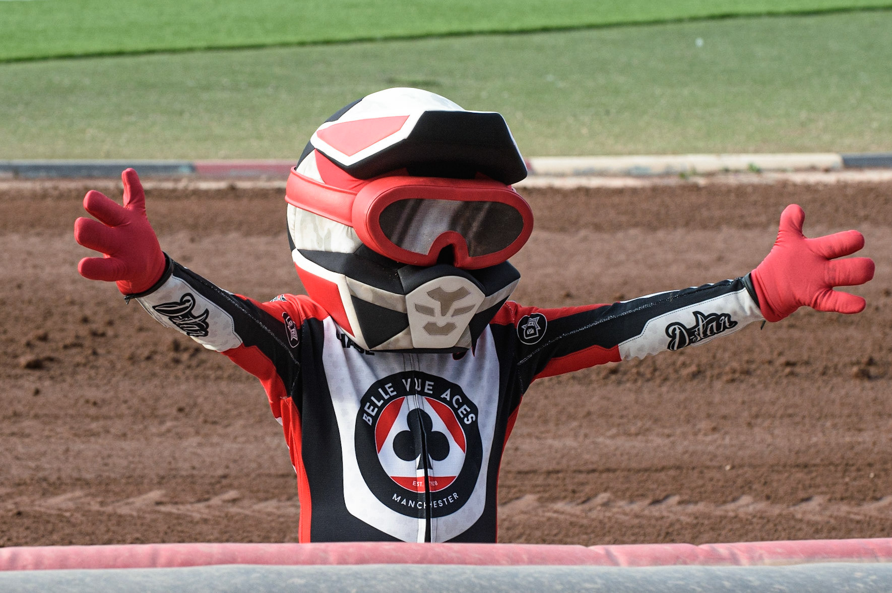MANCHESTER, UK. JUNE 7TH   Belle Vue Bikeright Aces  mascot Chase The Ace warms up the crowd during the SGB Premiership match between Belle Vue Aces and Ipswich Witches at the National Speedway Stadium, Manchester on Monday 7th June 2021. (Credit: Ian Charles | MI News)