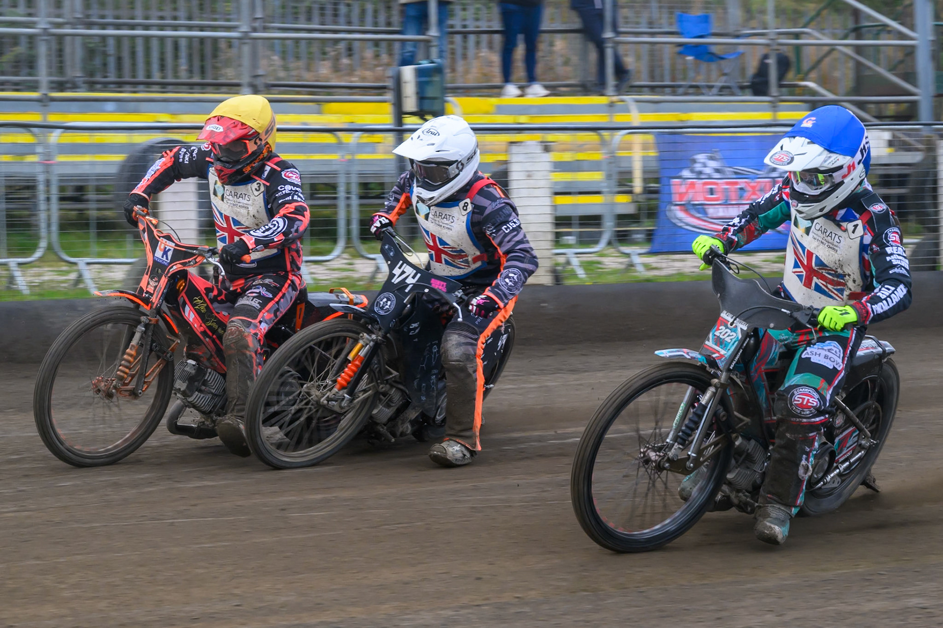 FINAL (ReRun): (L to R)  Alex Spooner in Yellow , Jack Roberts in White  and Alfie Bowtell in Blue during the Derbyshire Open at Hi-Edge Speedway, Buxton on Sunday 27th September 2026. (Photo: Ian Charles | MI News)