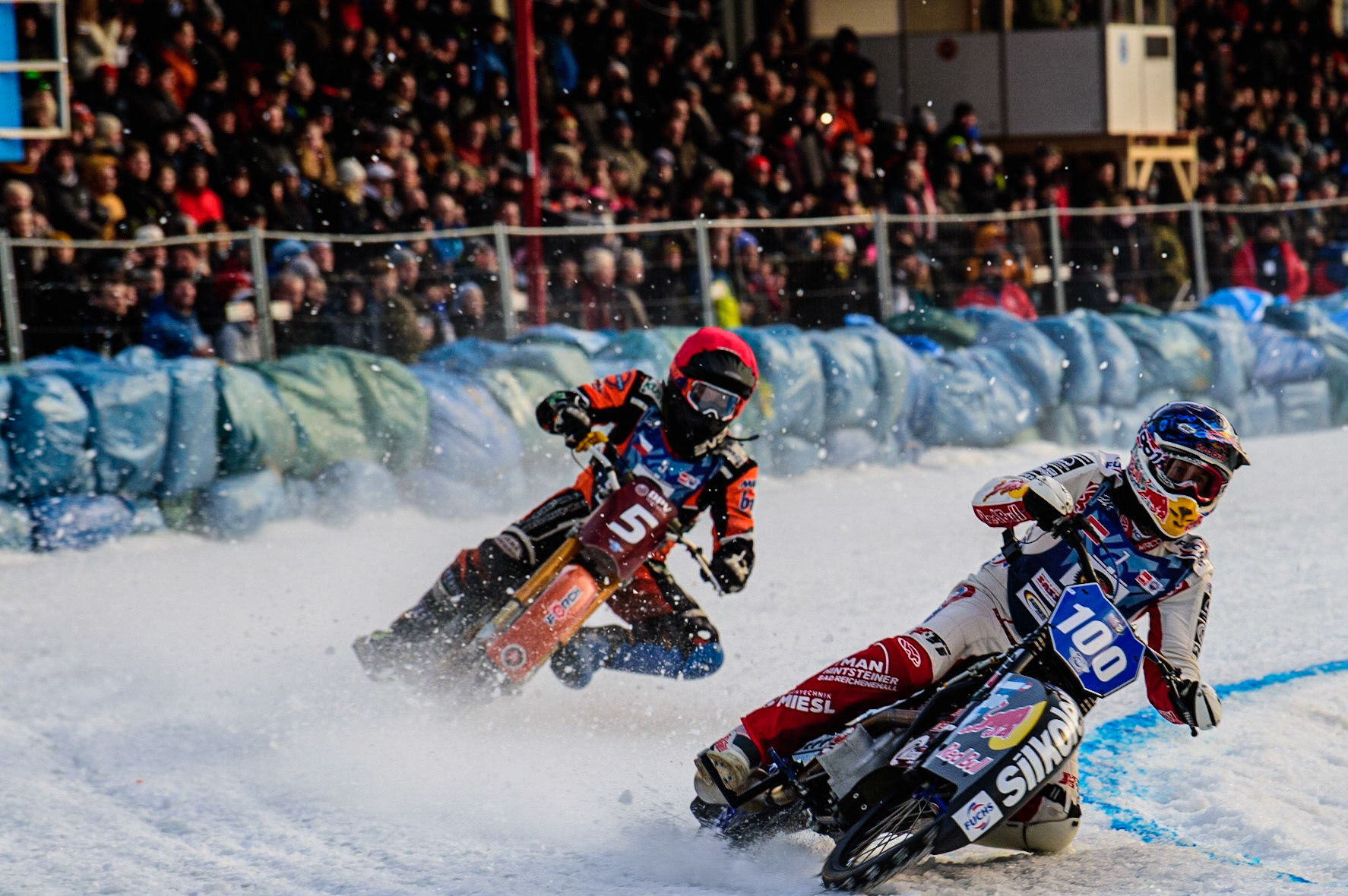 Franz Zorn (Blue) leads Lukas Hutla (Red) during the German Individual Ice Speedway Championship at Horst-Dohm-Eisstadion, Berlin on Friday 3rd March 2023. (Photo: Ian Charles | MI News)