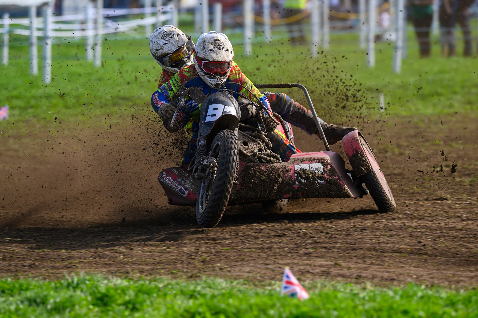 British Masters 1000cc Sidecars: Terry Saunters/Liam Brown (24) lock up and try to correct it during the British Masters Grasstrack Championship at Lower Marsh Farm, Much Hoole, Preston in Lancashire, England on Sunday 13th September 2026. (Photo: Ian Charles | MI News)