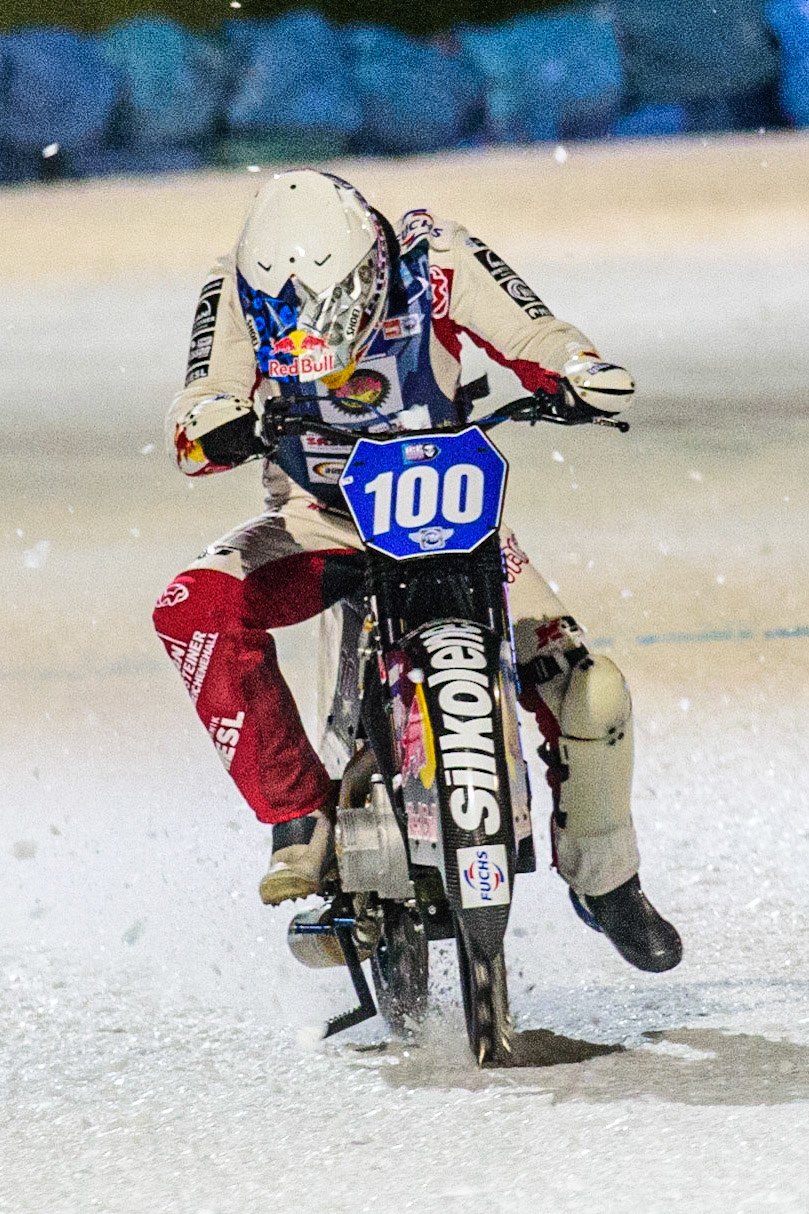 Franz Zorn has a mechanical problem during the German Individual Ice Speedway Championship at Horst-Dohm-Eisstadion, Berlin on Friday 3rd March 2023. (Photo: Ian Charles | MI News)