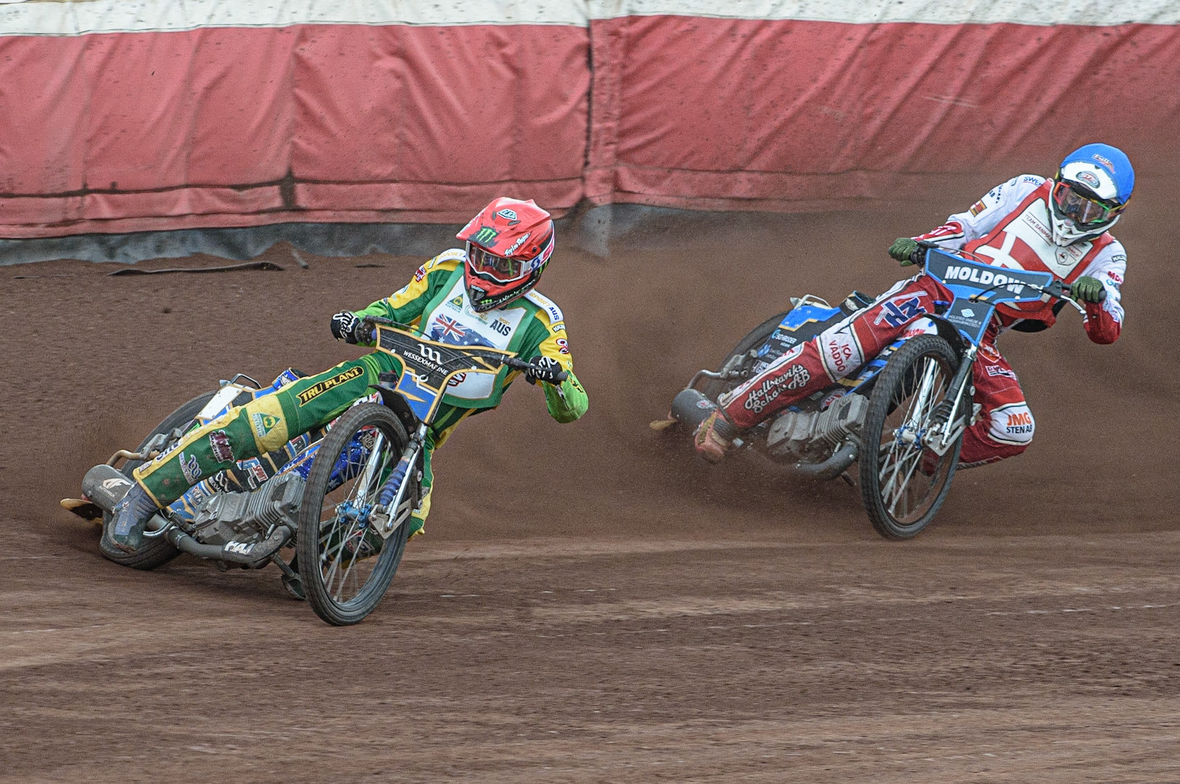 GLASGOW, UK. JUNE 19TH.  Chris Holder (Australia) (Red) leads Nicolai Klindt (Denmark) (White) during the FIM Speedway Grand Prix Qualifying Round at the Peugeot Ashfield Stadium, Glasgow on Saturday 19th June 2021. (Credit: Ian Charles | MI News)