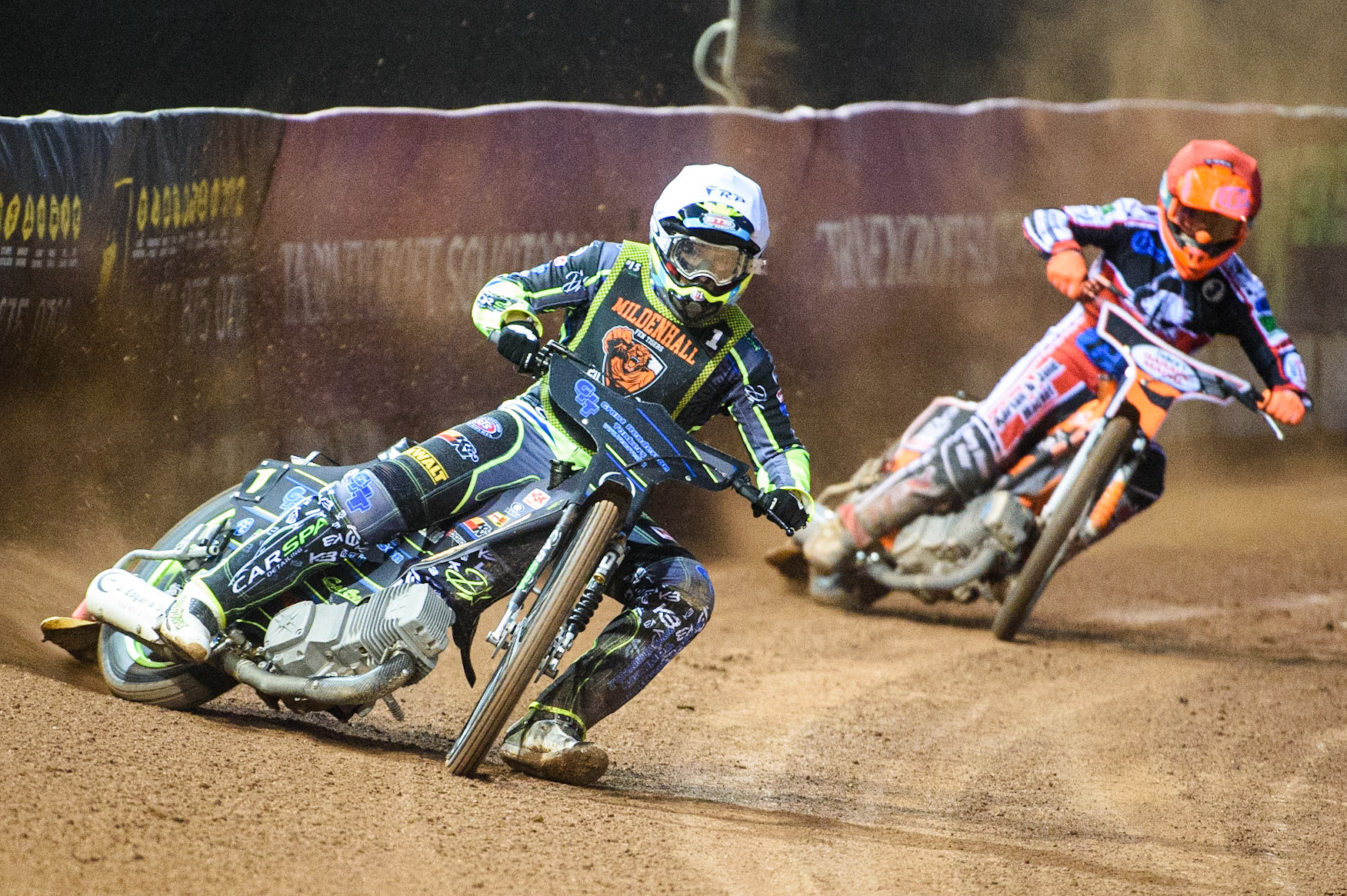 MANCHESTER, SEPT 3RD. Kyle Bickley  (White) leads Connor Coles (Red)  during the National Development League match between Belle Vue Aces and Mildenhall Fens Tigers at the National Speedway Stadium, Manchester on Friday 3rd September 2021. (Credit: Ian Charles | MI News)