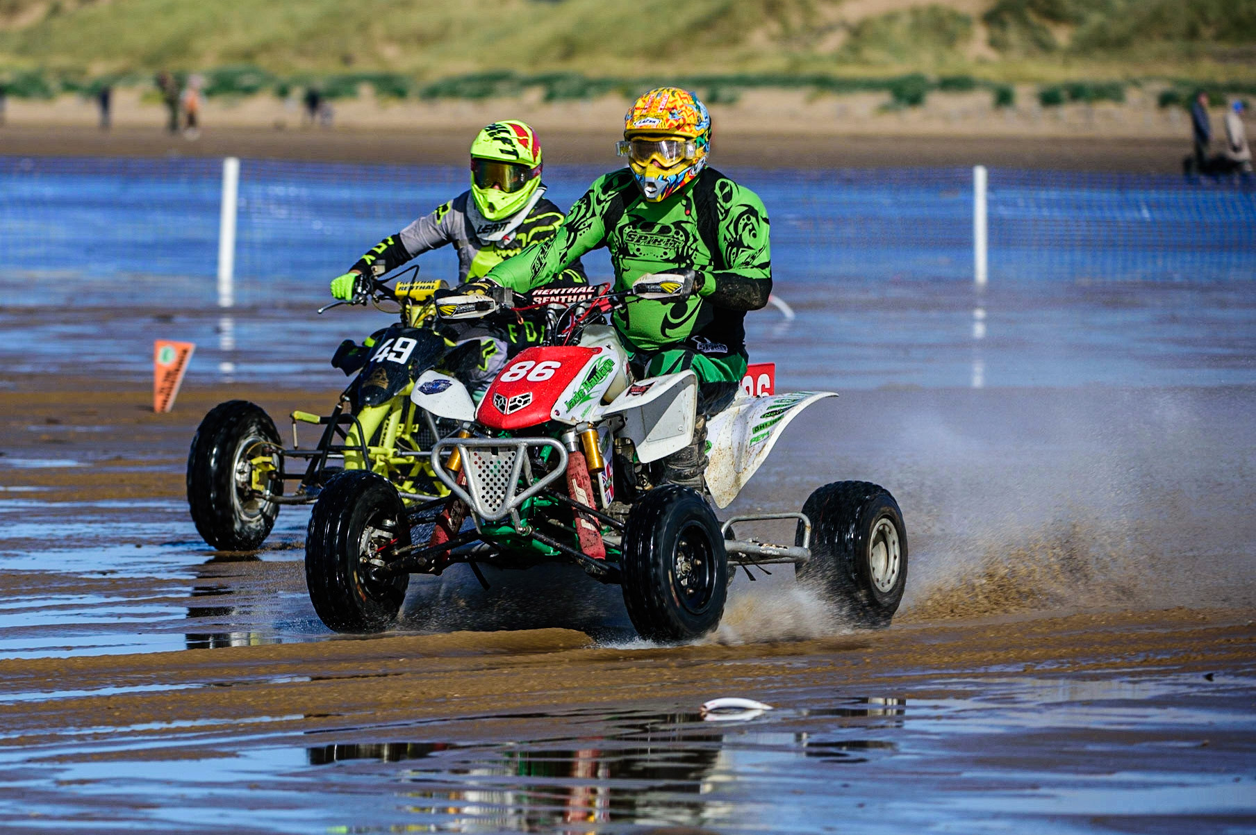 Steve Irwin (86) leads Liam Whetton (49) during the Fylde ACU British Sand Racing Masters Championship on  Sunday 2nd October 2022. (Credit: Ian Charles | MI News)