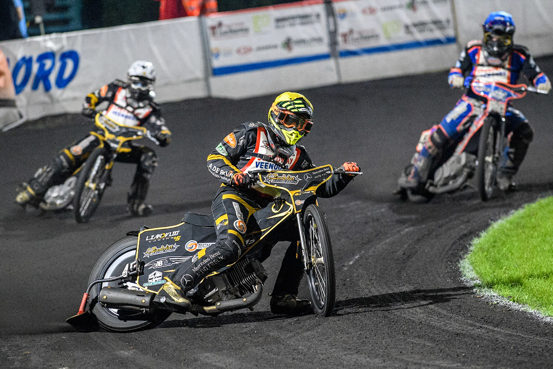 Rene van Weele of The Netherlands in Yellow leading Kevin Glorie of The Netherlands in Blue and Lars Zandvliet of The Netherlands in White during the Golden JOPA Helmet at Sportpark Veenoord, Veenoord, Netherlands on Saturday 21st September 2024. (Photo: Ian Charles | MI News)