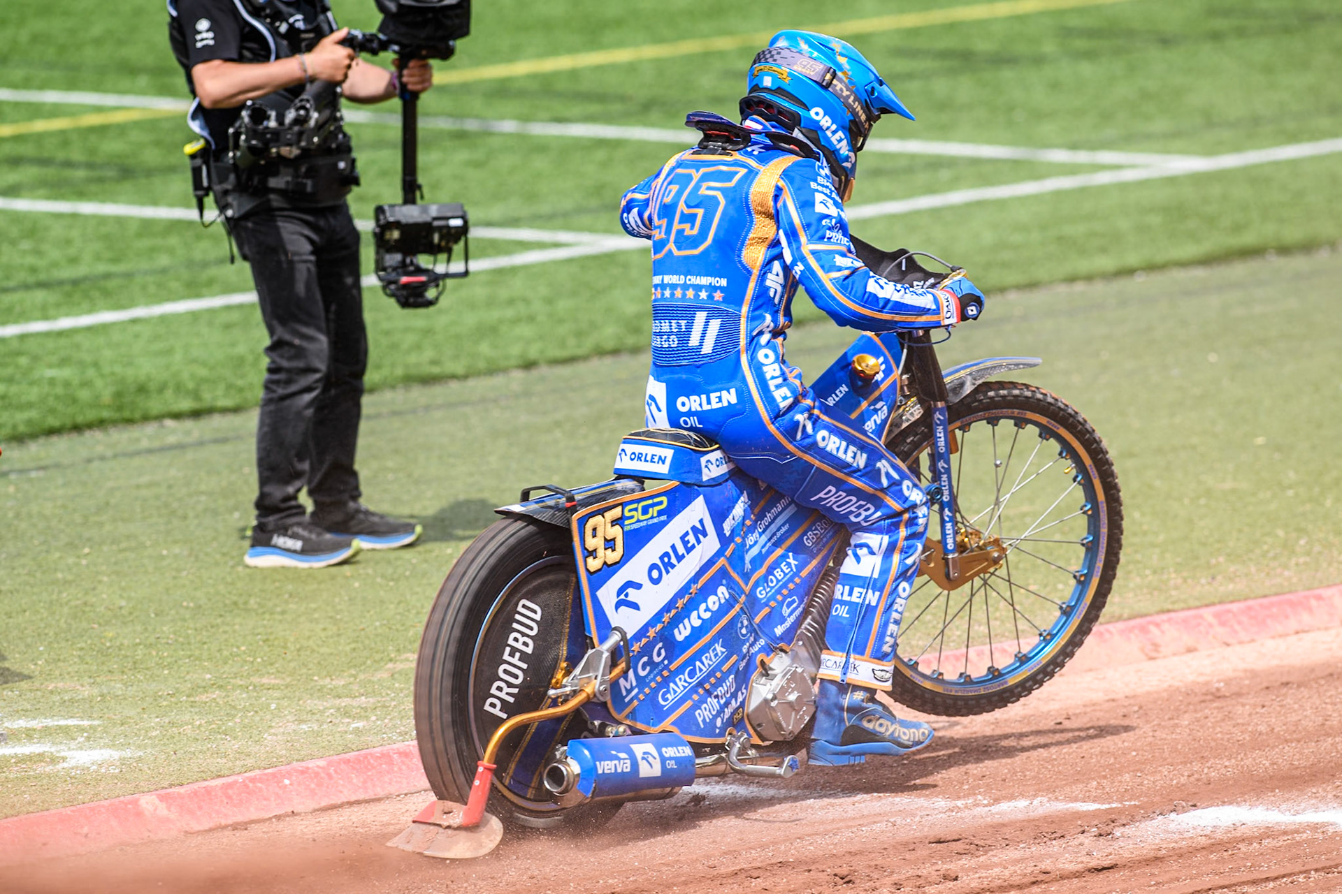 Bartosz Zmarzlik (95) of Poland does a practice start during the ATPI FIM Speedway Grand Prix Round 4 at the National Speedway Stadium, Manchester, on Friday 6th June 2025. (Photo: Ian Charles | MI News)