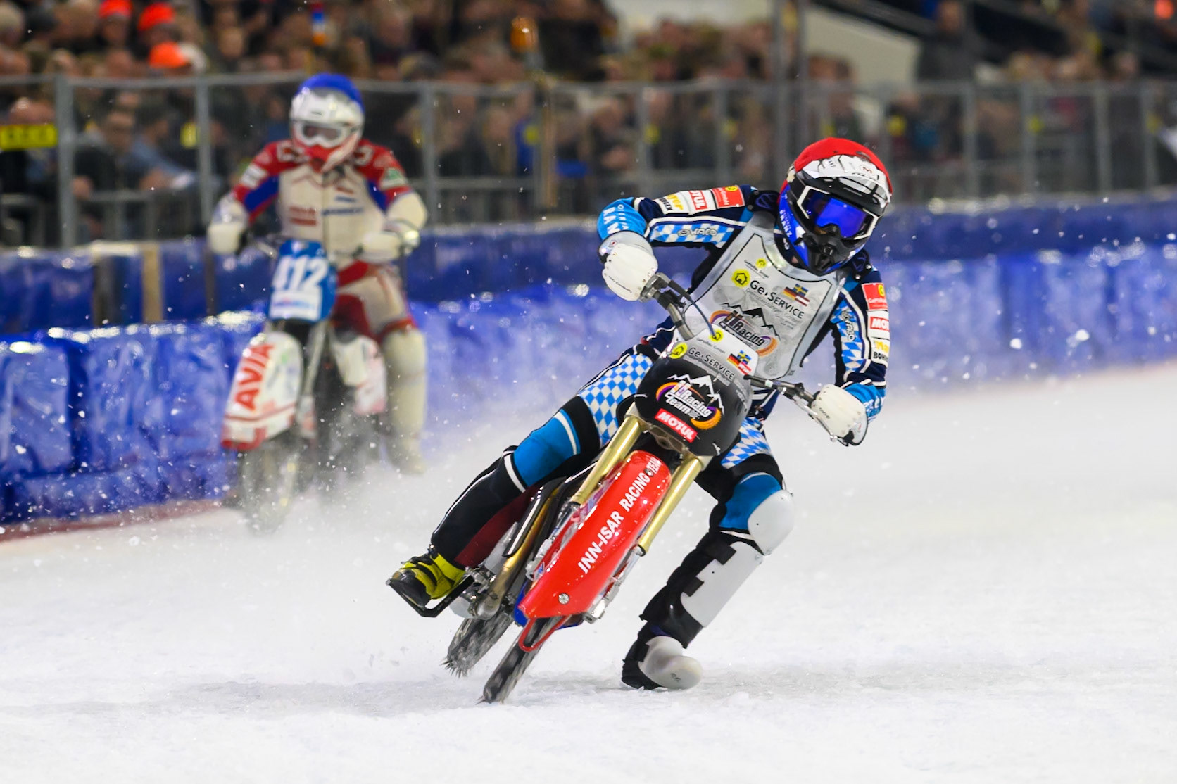 Simon Mayer of Germany in Red leading Niek Schaap of The Netherlands in Blue during the ROELOF THIJS BOKAAL at Ice Rink Thialf, Heerenveen on Friday 10th April 2026.  (Photo: Ian Charles | MI News)