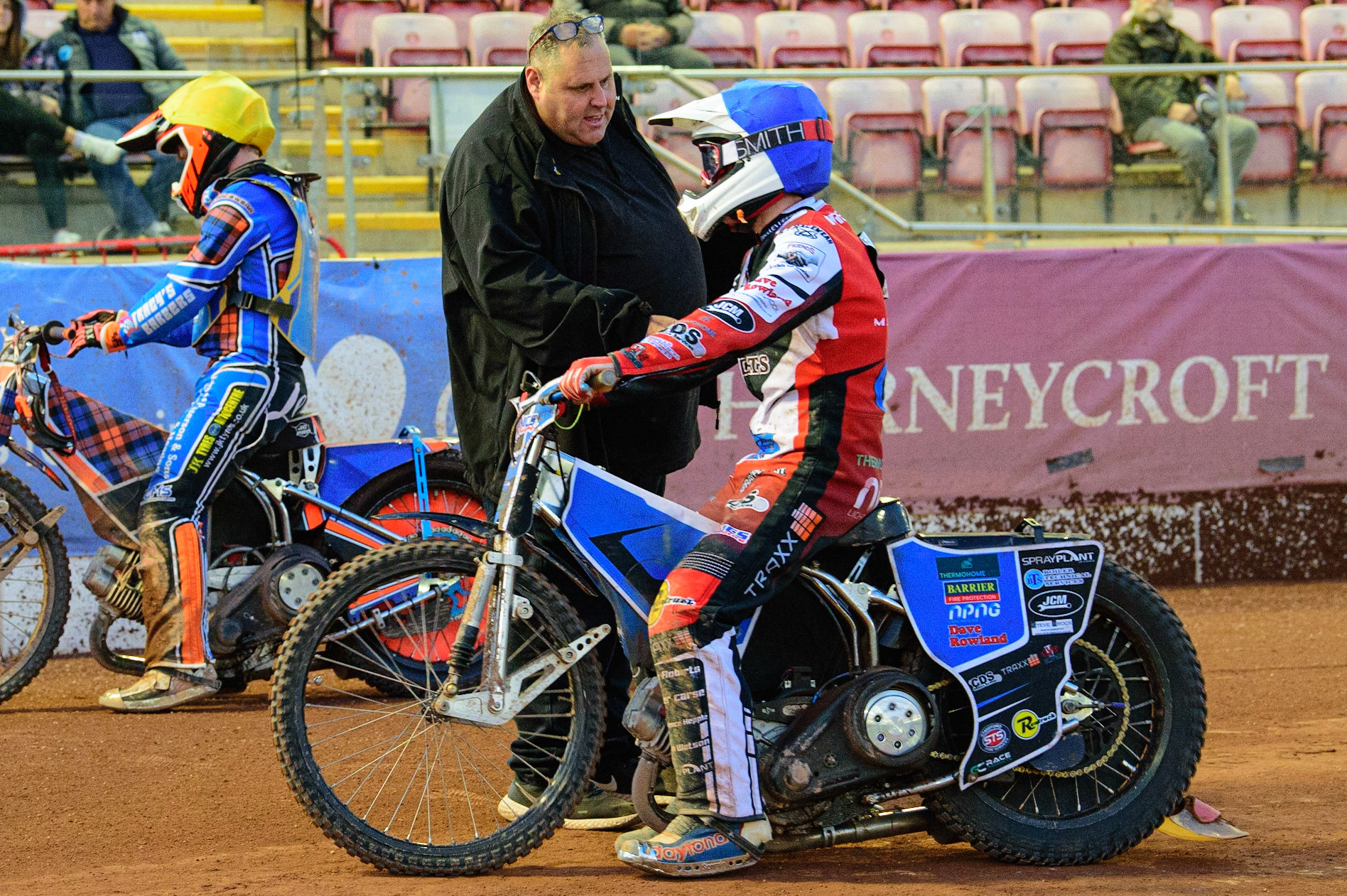 MANCHESTER, UK. MAY 27TH Colts manager Steve Williams  congratulates Archie Freeman on his heat win during the National Development League match between Belle Vue Colts and Armadale Devils at the National Speedway Stadium, Manchester on Friday 27th May 2022. (Credit: Ian Charles | MI News)