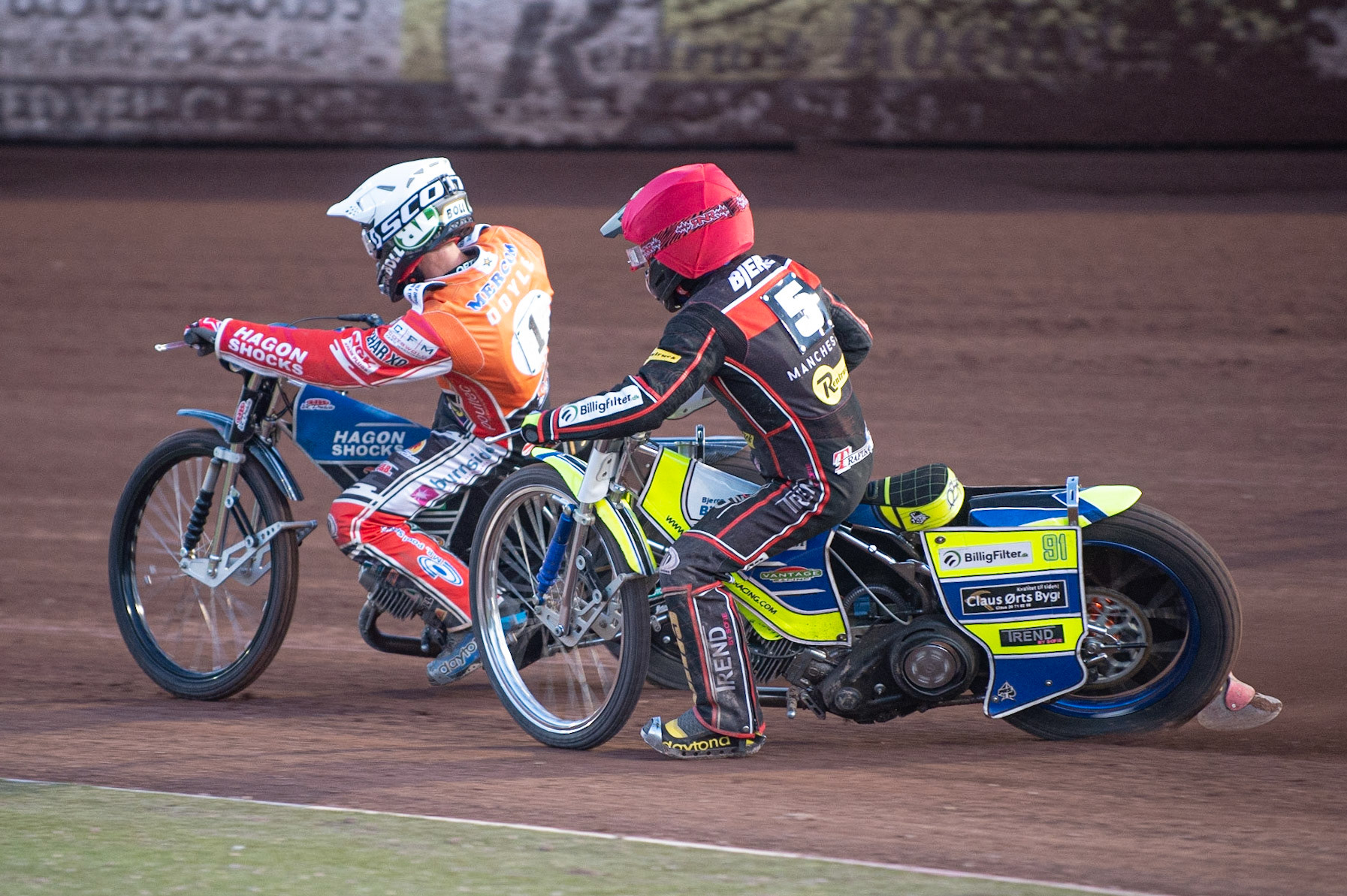 Photo: Ian Charles

Kenneth Bjerre (Red) inside Jason Doyle  (White)

Belle Vue Aces v Swindon Robins, British Speedway Premiership, Belle Vue National Speedway Stadium, Manchester, Monday 20  May  2019