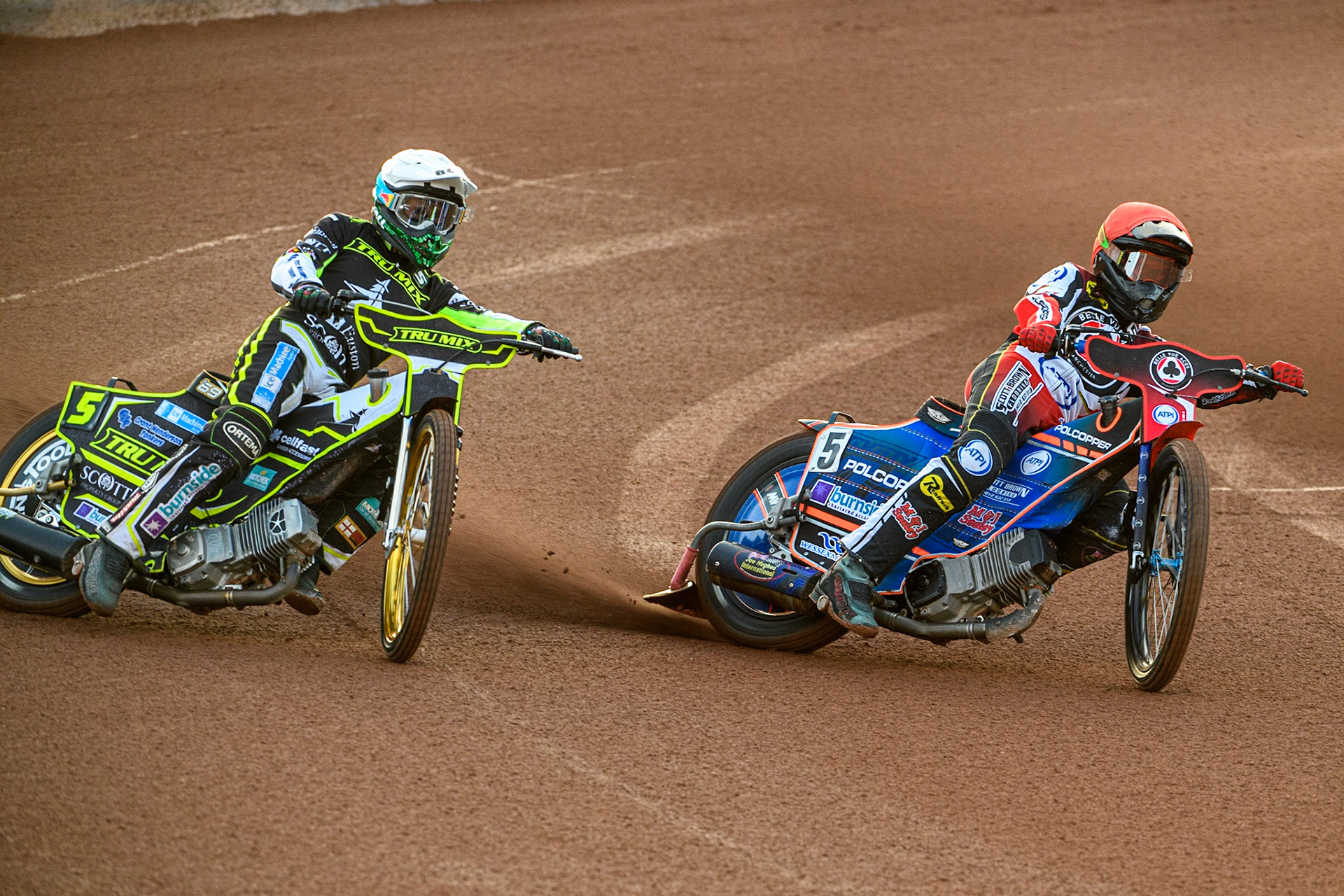 Brady Kurtz (Red) inside Jason Doyle (White) during the Sports Insure Premiership match between Belle Vue Aces and Ipswich Witches at the National Speedway Stadium, Manchester on Monday 17th July 2023. (Photo: Ian Charles | MI News)
