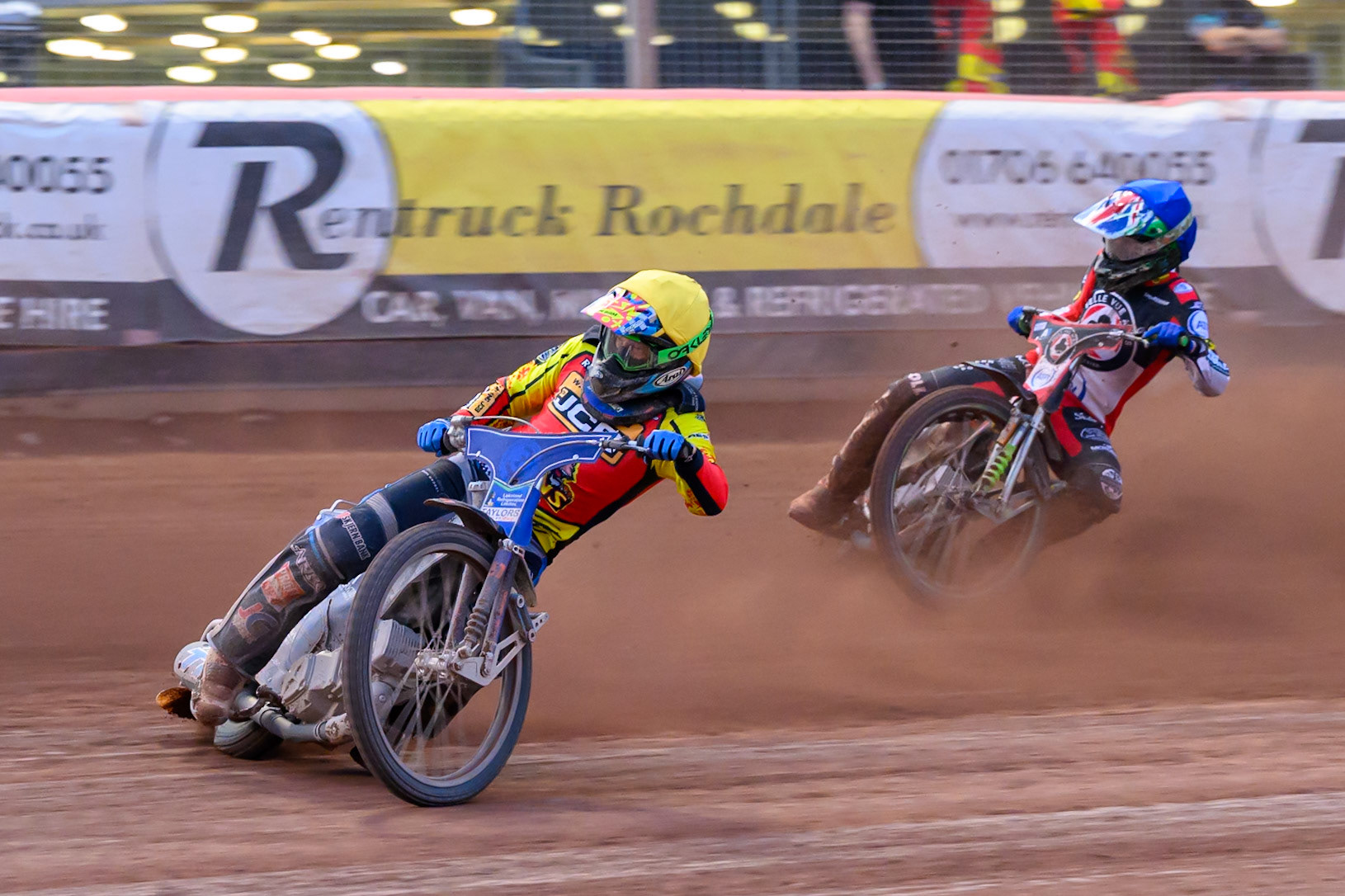 Jonas Jeppesen Guest rider for Leicester Lions in Yellow leading William Cairns of Belle Vue Aces in Blue during the Rowe Motor Oil Premiership match between Belle Vue Aces and Leicester Lions at the National Speedway Stadium, Manchester on Monday 3rd August 2026. (Photo: Ian Charles | MI News)