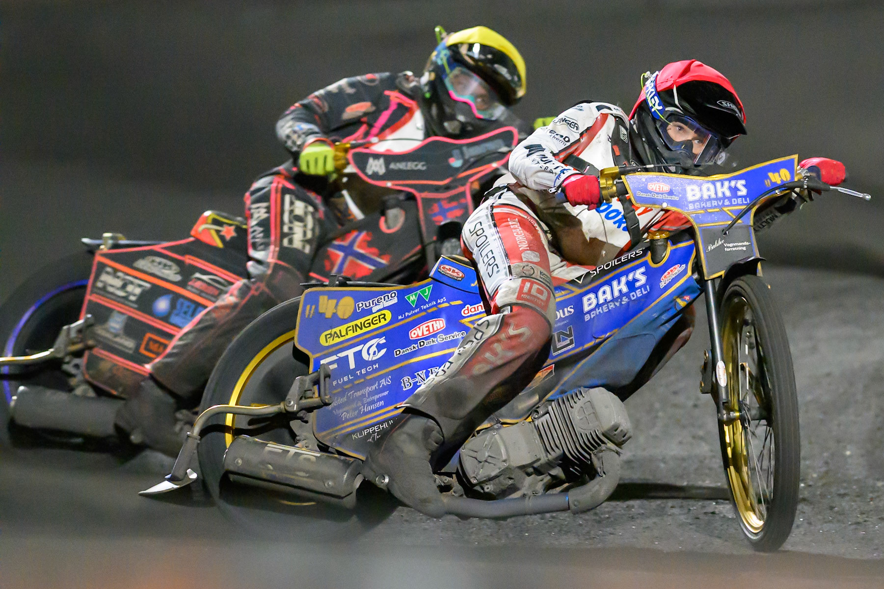 SEMI FINAL 1: Jacob D. Jensen of Denmark in Red leading Glenn Moi of Norway in Yellow  during the Gouden KENNY Helm at Speedway Veenoord, Veenoord in the Netherlands on Saturday 19th September 2026. (Photo: Ian Charles | MI News)