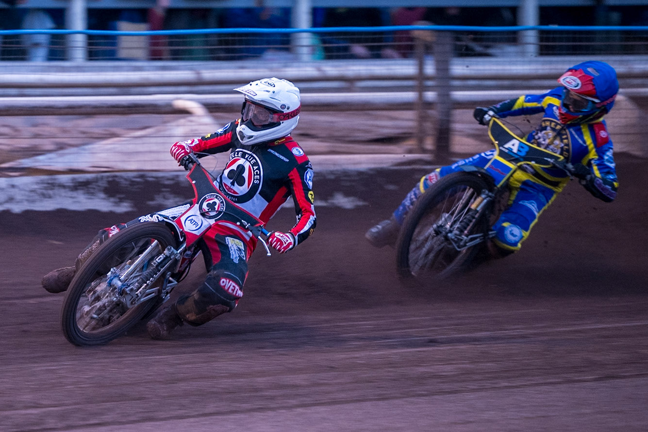 Peter Kildemand of Belle Vue Aces in White leading Leon Flint of Sheffield Tigers in Blue during the Rowe Motor Oil Premiership match between Sheffield Tigers and Belle Vue Aces at Owlerton Stadium, Sheffield on Monday 31st August 2026. (Photo: Ian Charles | MI News)