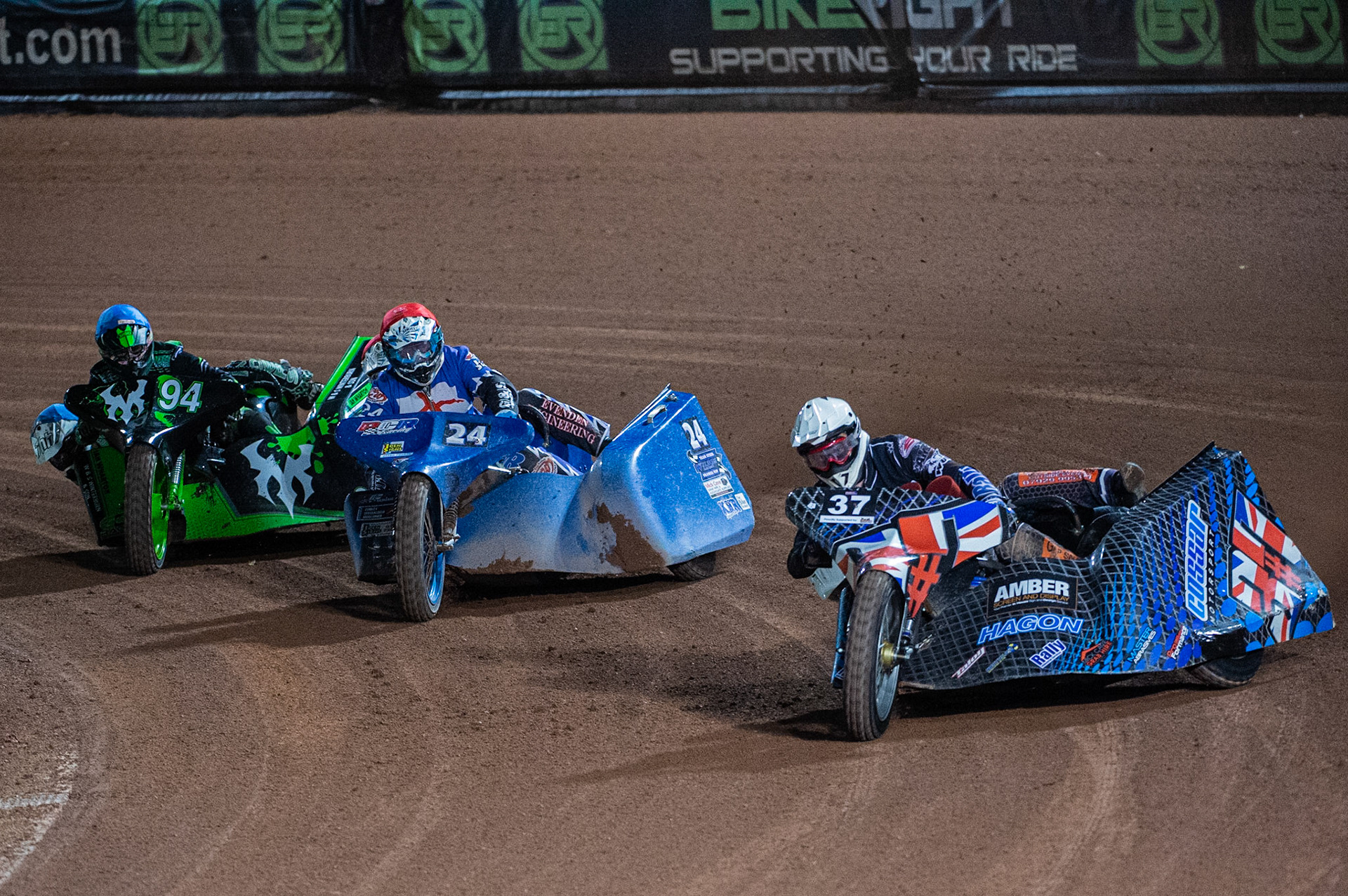 MANCHESTER, ENGLAND Mark Cossar & Carl Pugh (37) leads \Rob Wilson & Terry Saunters (24) and Billy Winterburn & Ryan Wharton (94) during the  ACU Sidecar Speedway Manchester Masters,  Belle Vue National Speedway Stadium, Manchester Saturday 12 October 2019 (Credit: Ian Charles | MI News)