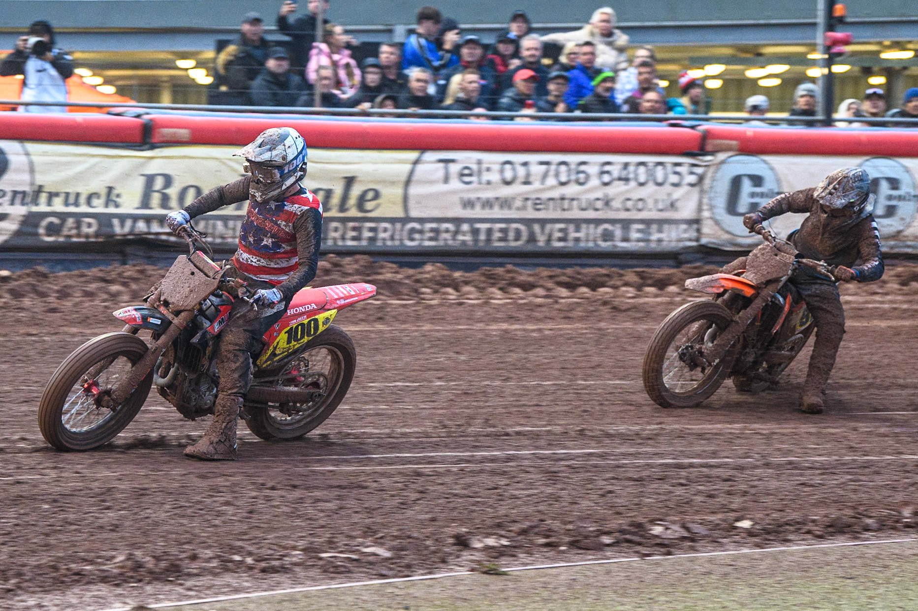 Menno Van Meer (100) from Netherlands leads Daniele Tonelli (90) from Italy during the FIM World Flat Track Championship Round 1 at the National Speedway Stadium, Manchester on Saturday 5th August 2023. (Photo: Ian Charles | MI News)