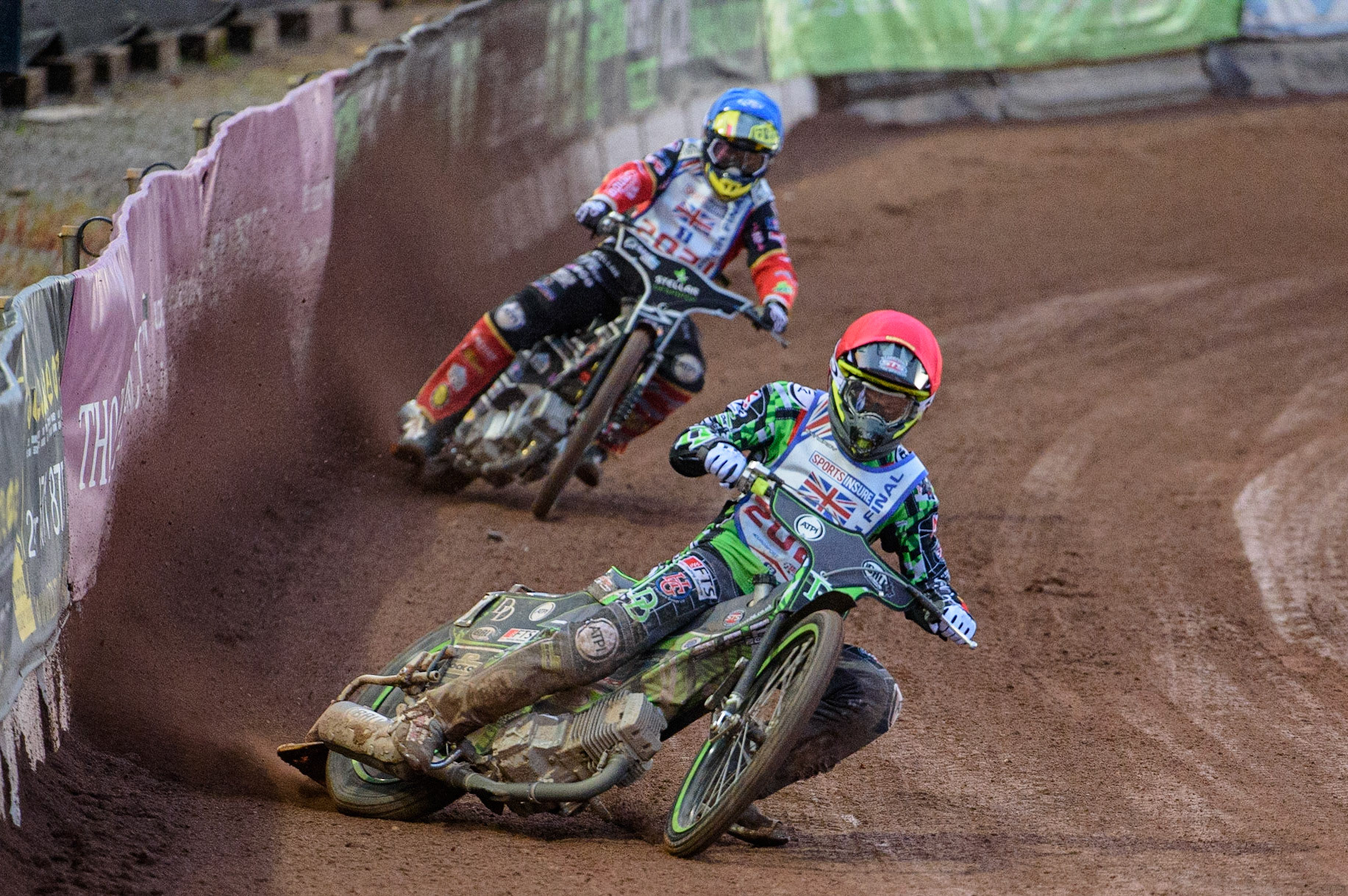 MANCHESTER, UK. AUGUST 16TH   Charles Wright  (Red) leads Scott Nicholls  (Blue) during the Sports Insure British Speedway Finals at the National Speedway Stadium, Manchester on Monday 16th August 2021. (Credit: Ian Charles | MI News)