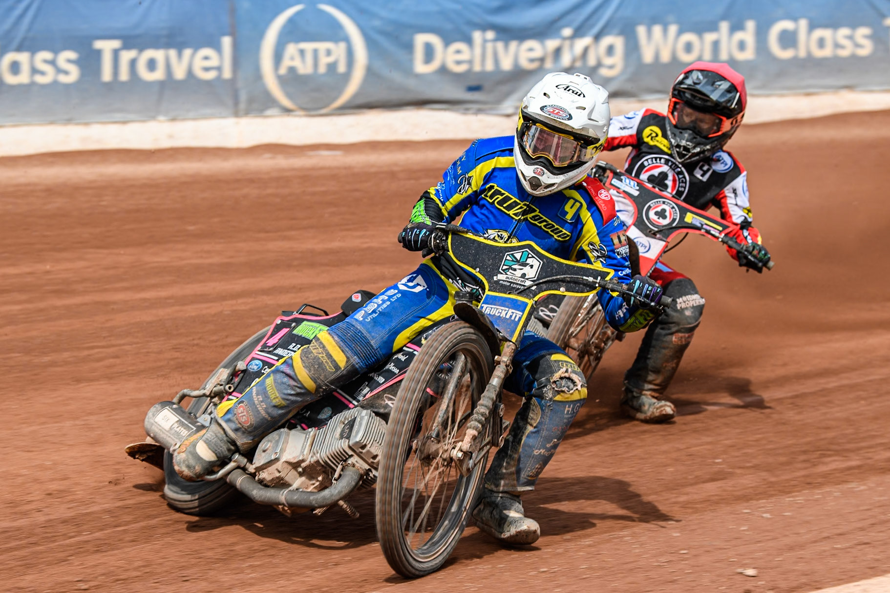 Sheffield Tigers' Josh Pickering  in White leading Belle Vue Aces' Ben Cook  in Red during the Rowe Motor Oil Premiership match between Belle Vue Aces and Sheffield Tigers at the National Speedway Stadium, Manchester on Monday 26th August 2024. (Photo: Ian Charles | MI News)
