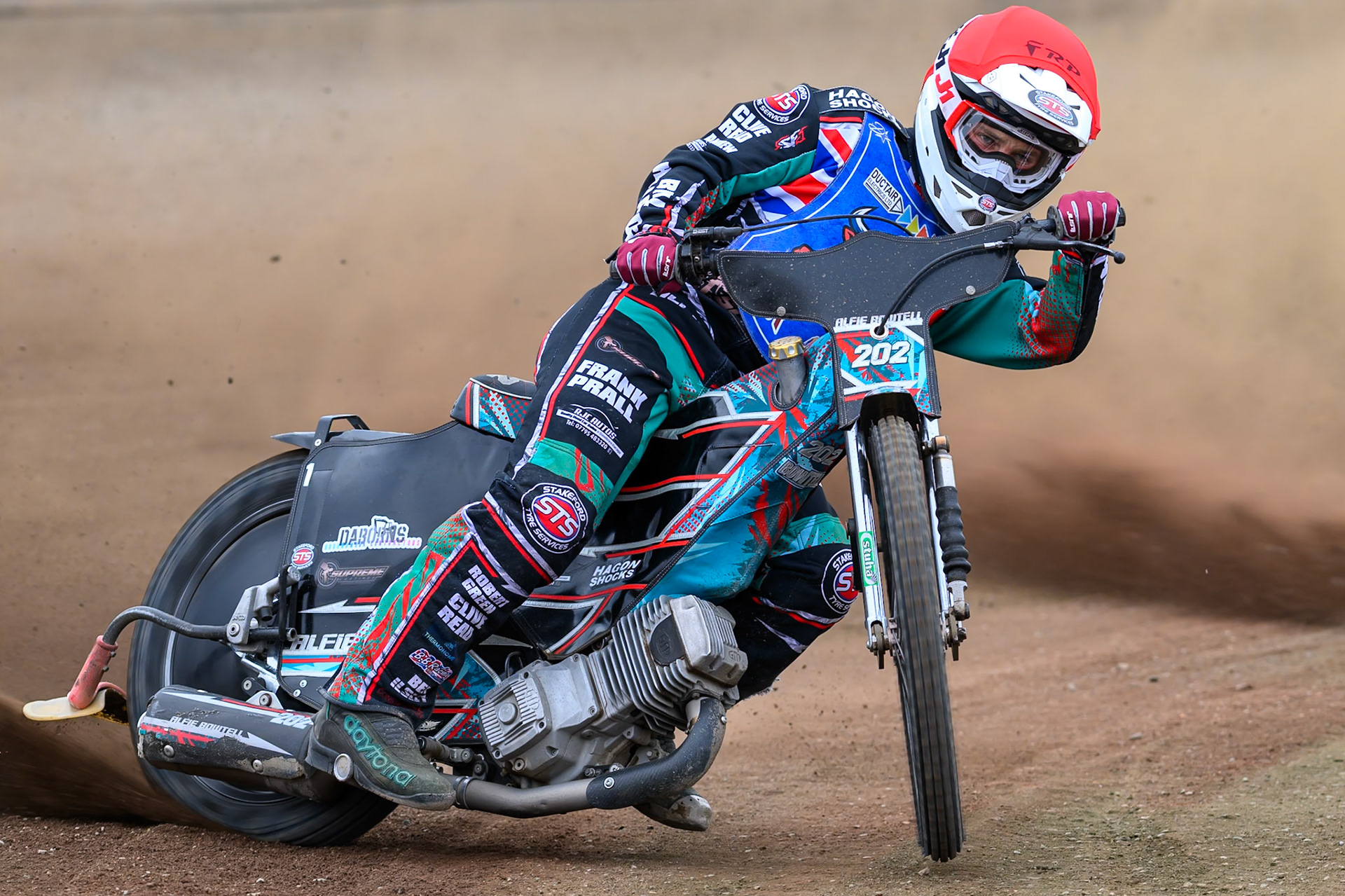 Alfie Bowtell of Buxton Bulls  picks up some drive during the WSRA National Development League match between Buxton Bulls and Oxford Chargers at Hi-Edge Speedway, Buxton on Sunday 2nd August 2026. (Photo: Ian Charles | MI News)