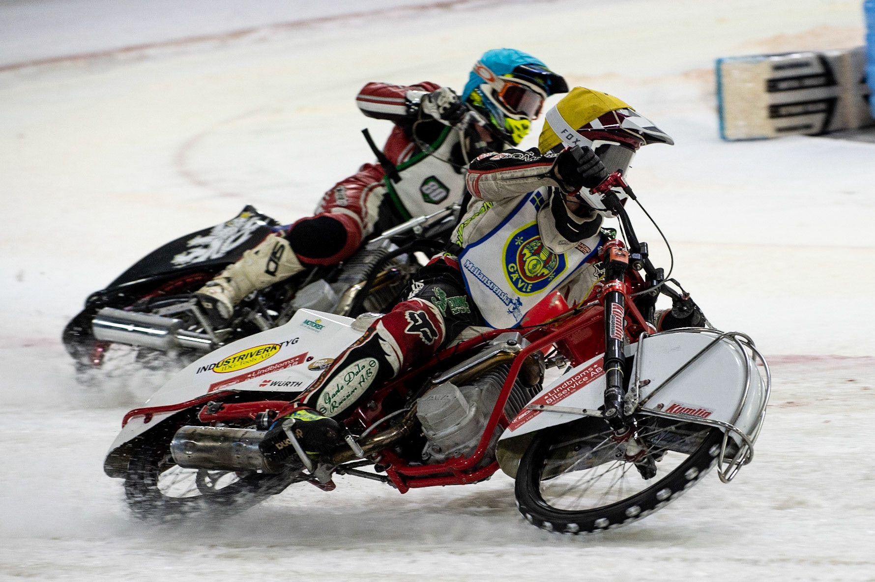 Photo: Ian Charles

Andreas Lindblom (Yellow) outside Jiří Wildt (Blue)

Roelof Thijs Bokaal, Ice Rink Thialf, Heerenveen, Netherlands Friday  29  March  2019